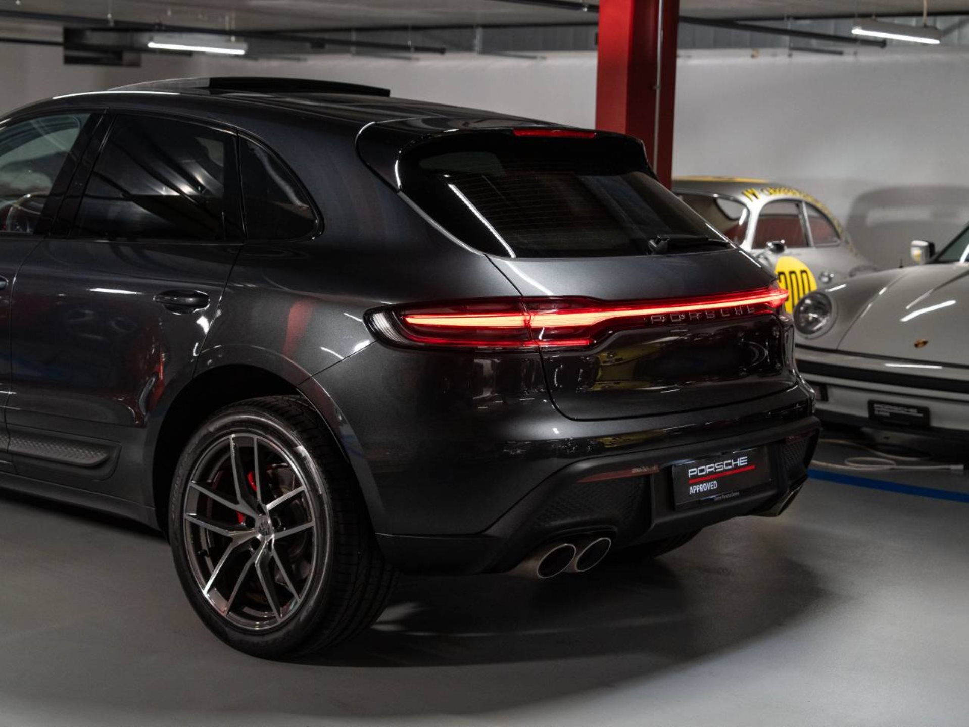 PORSCHE Macan S-image-17