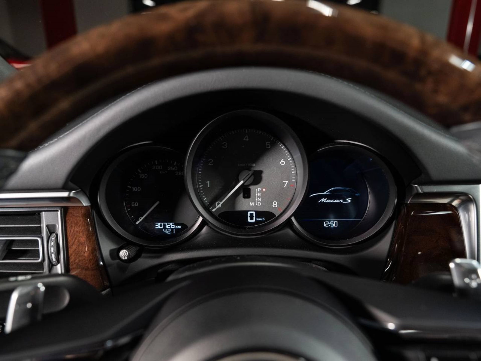 PORSCHE Macan S-image-9