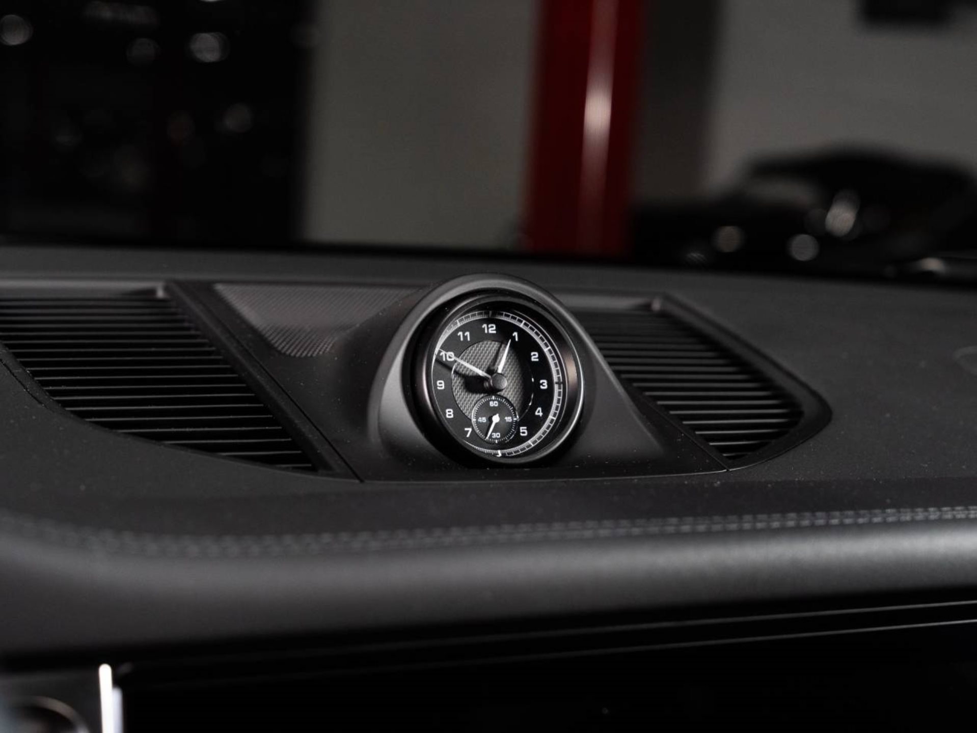PORSCHE Macan S-image-8
