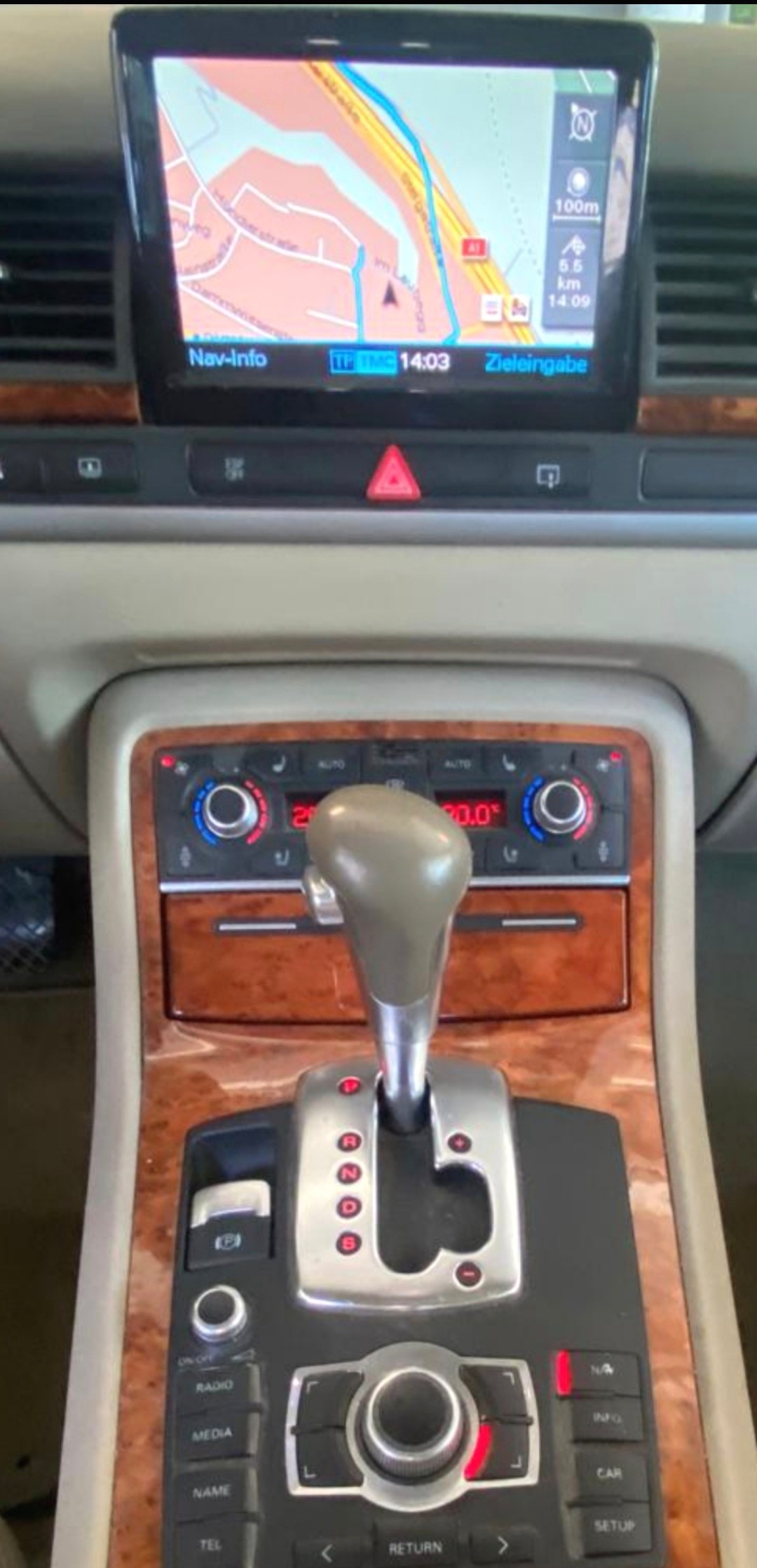 AUDI A8 L 3.0 TDI quattro tiptronic-image-8