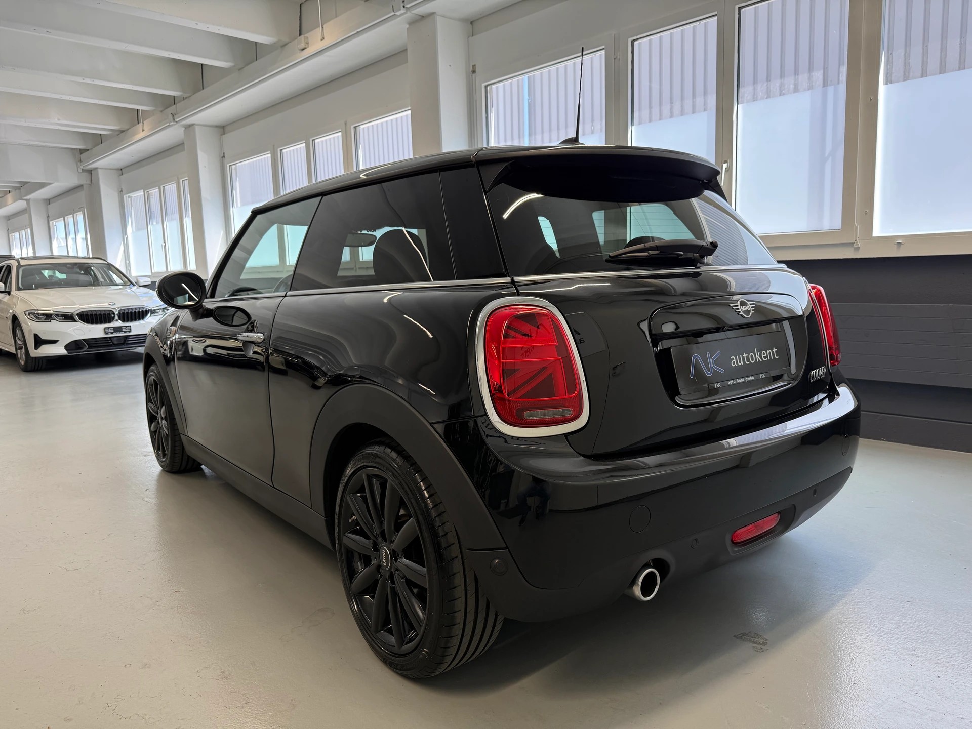 MINI Cooper-image-3