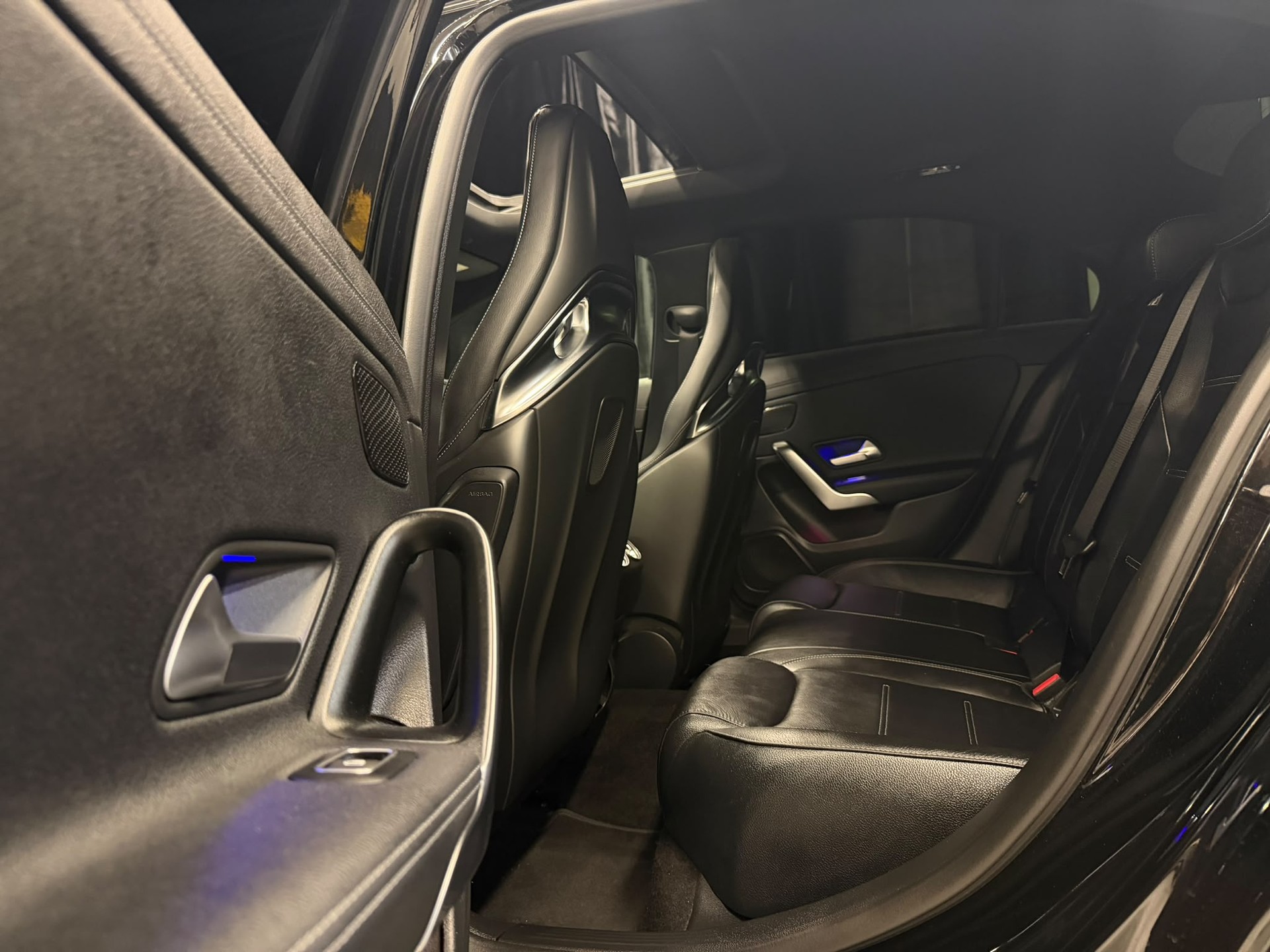 MERCEDES-BENZ A 35 AMG 4Matic Speedshift Performance-image-9