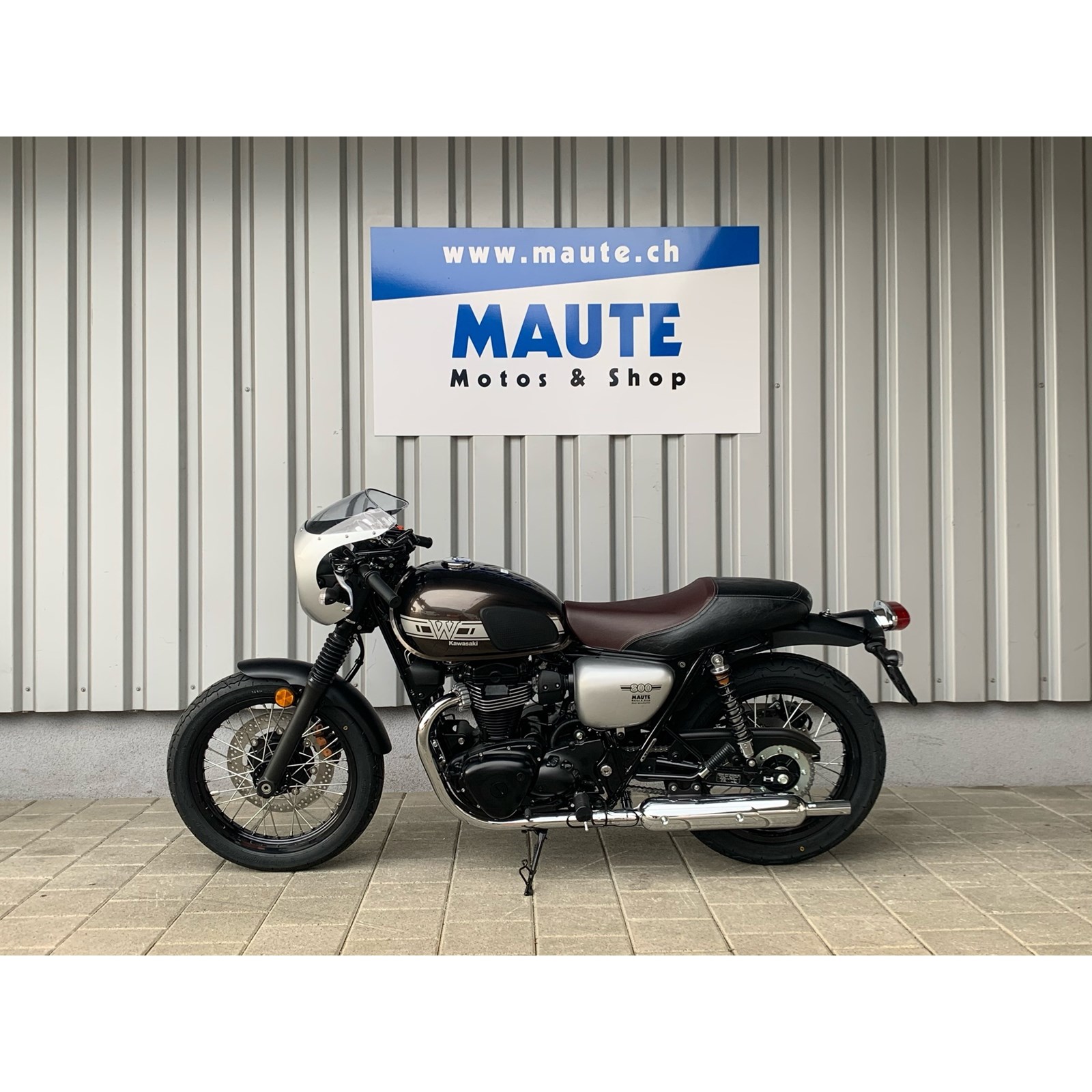 KAWASAKI W 800 Café-showroom-element-1