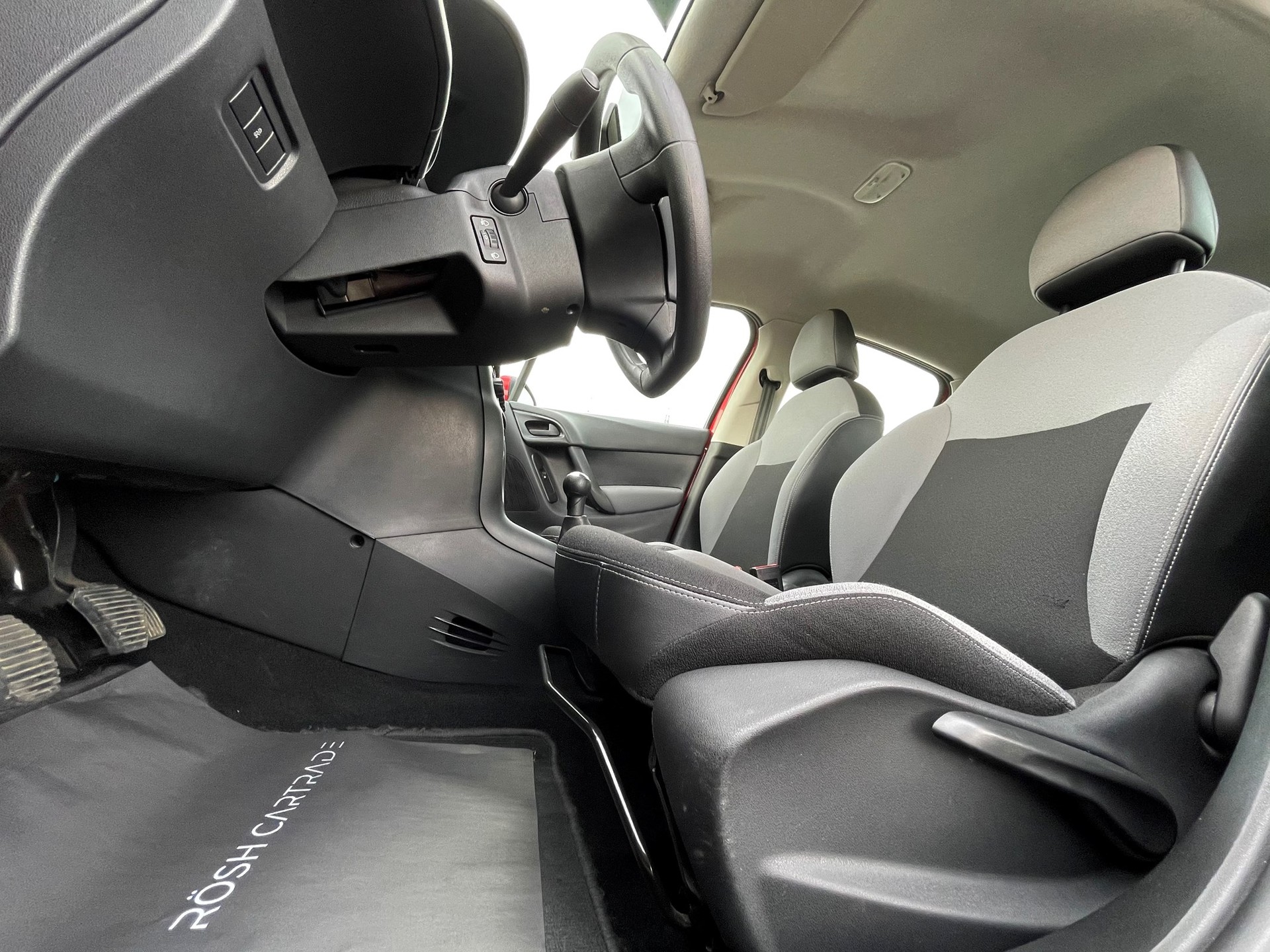 CITROEN C3 1.6 16V BlueHDi Attraction-image-9