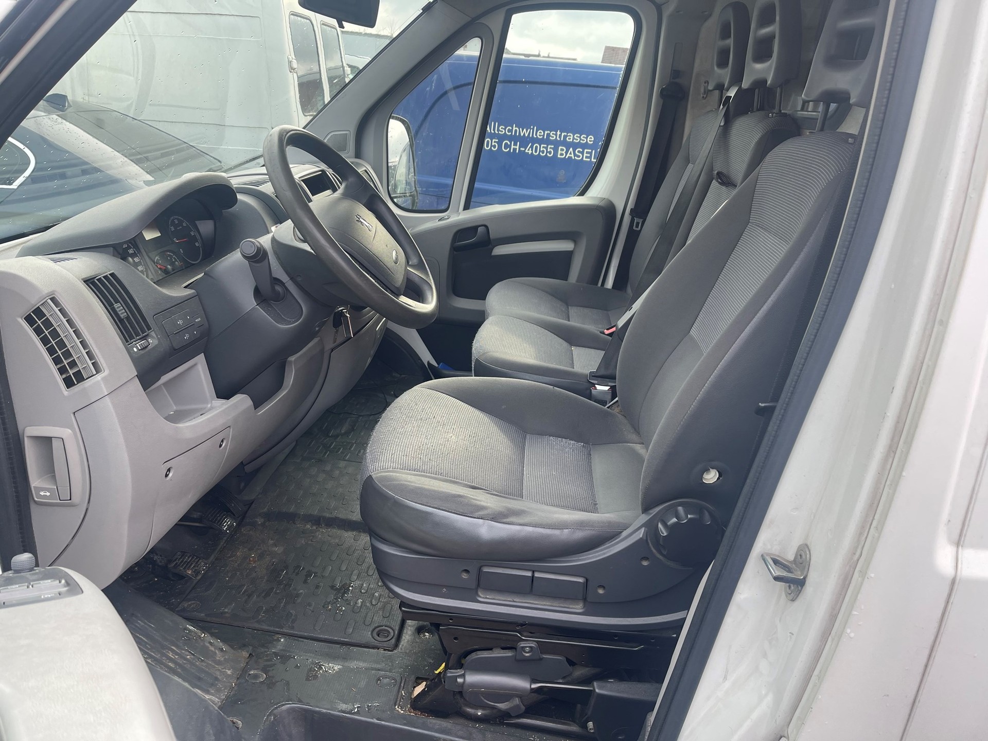 PEUGEOT Boxer 2.2 HDI 335 L2H2-image-8