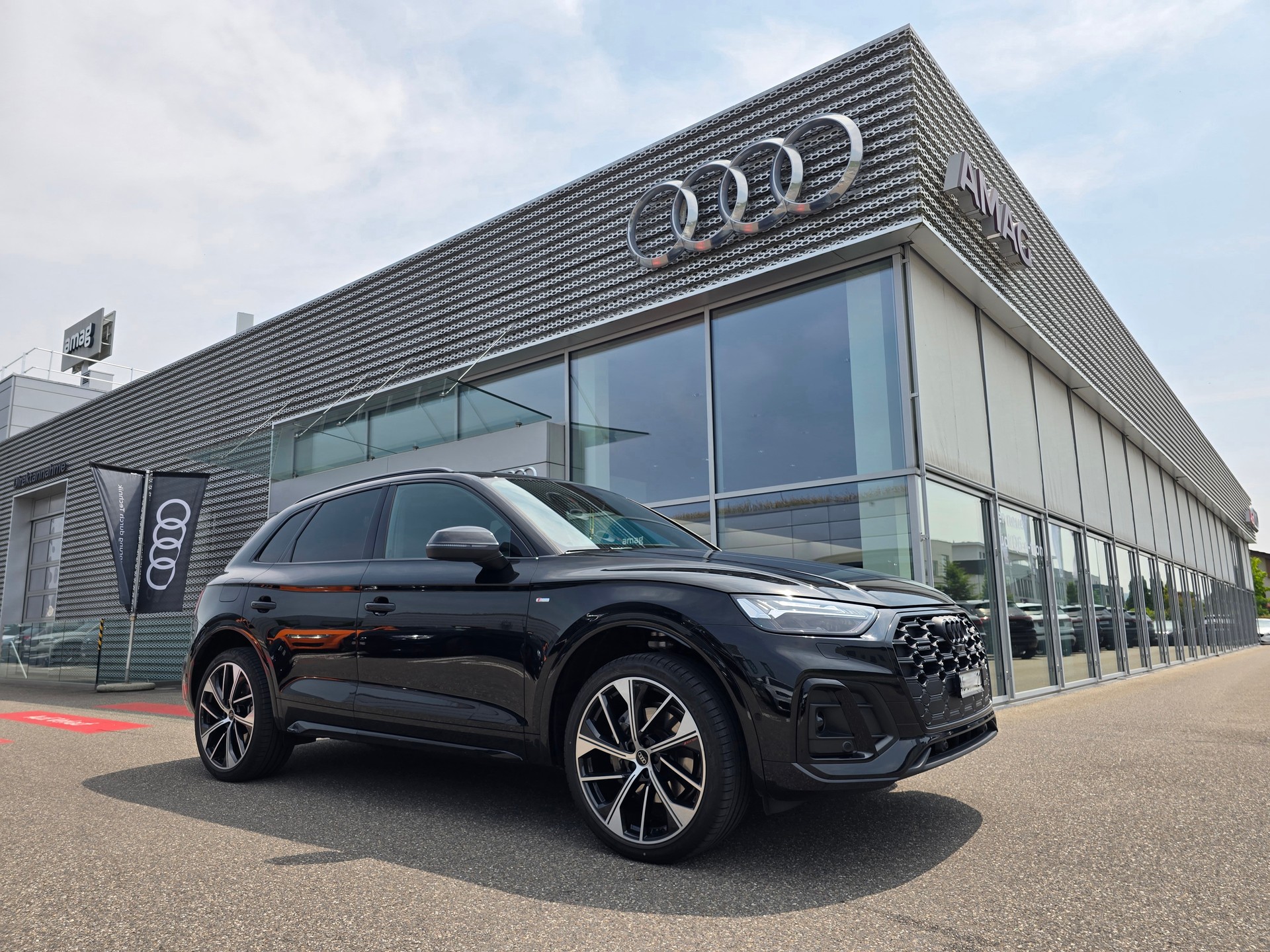 AUDI Q5 40 TDI S-Line quattro Black Edition-image-0