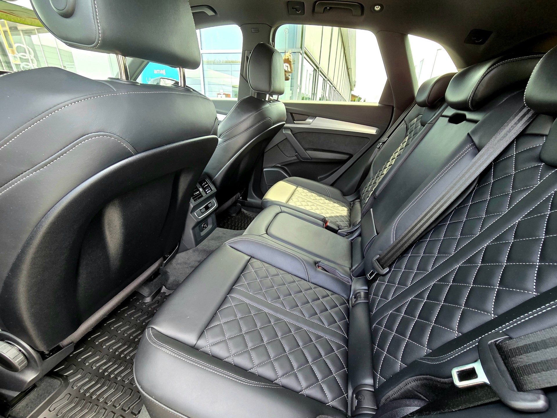 AUDI Q5 40 TDI S-Line quattro Black Edition-image-5