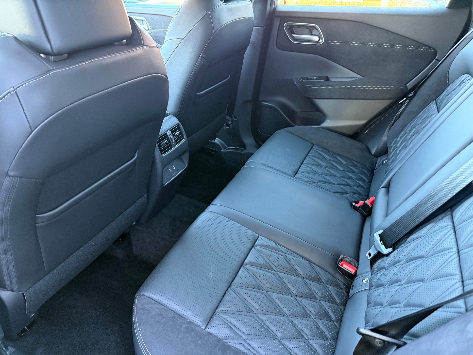 NISSAN Qashqai 1.3 MHEV Tekna+ 4x4-image-5