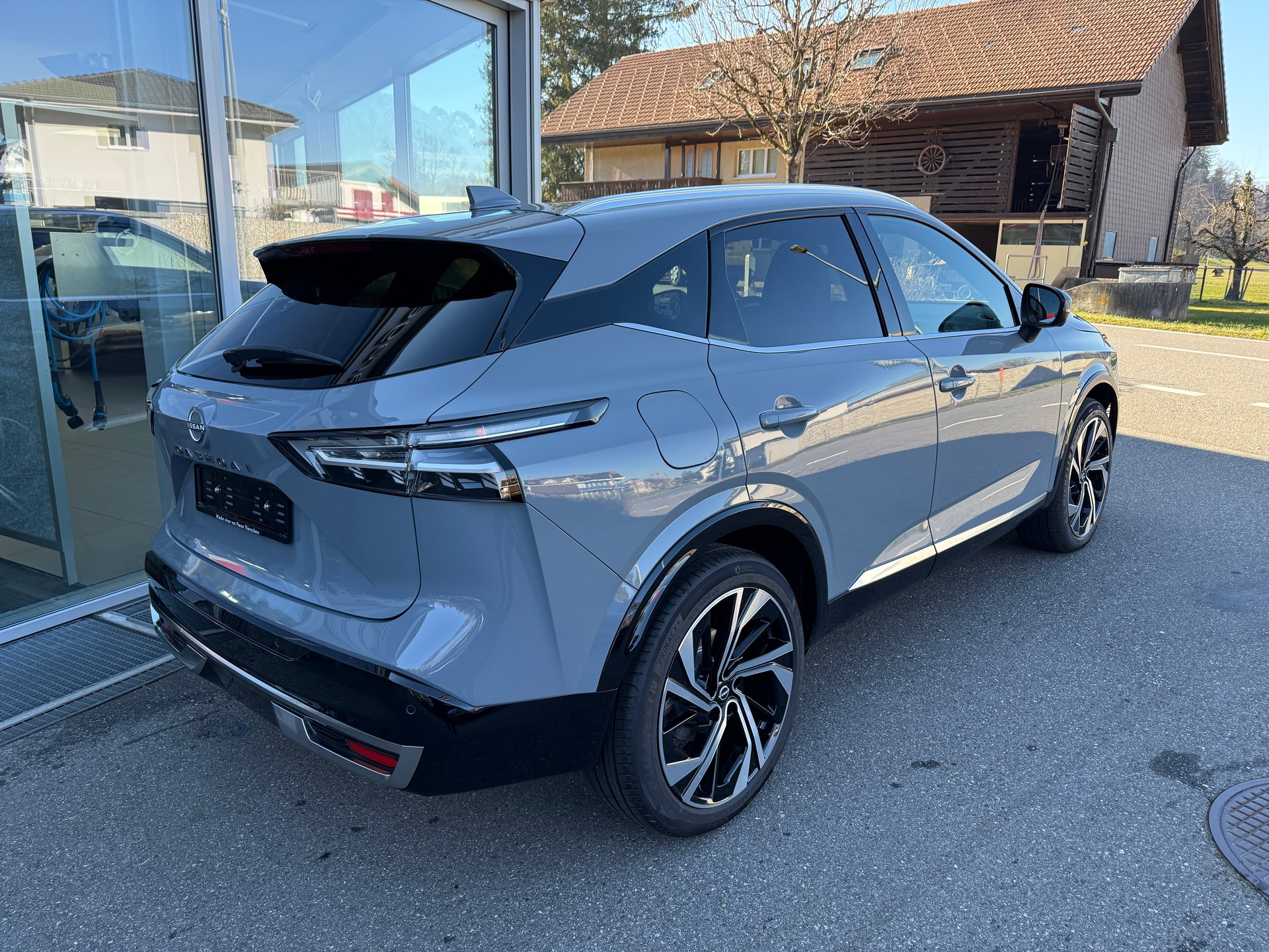 NISSAN Qashqai 1.3 MHEV Tekna+ 4x4-image-3