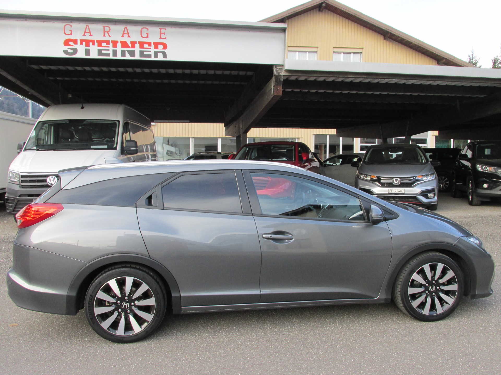 HONDA Civic Tourer 1.6 i-DTEC Executive-showroom-element-3
