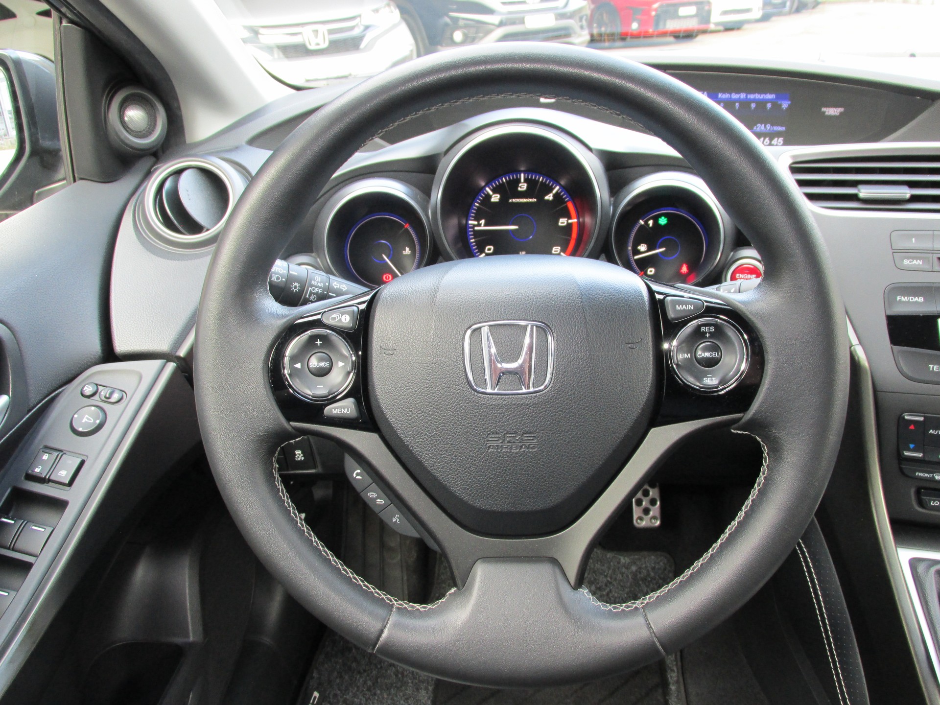 HONDA Civic Tourer 1.6 i-DTEC Executive-image-13