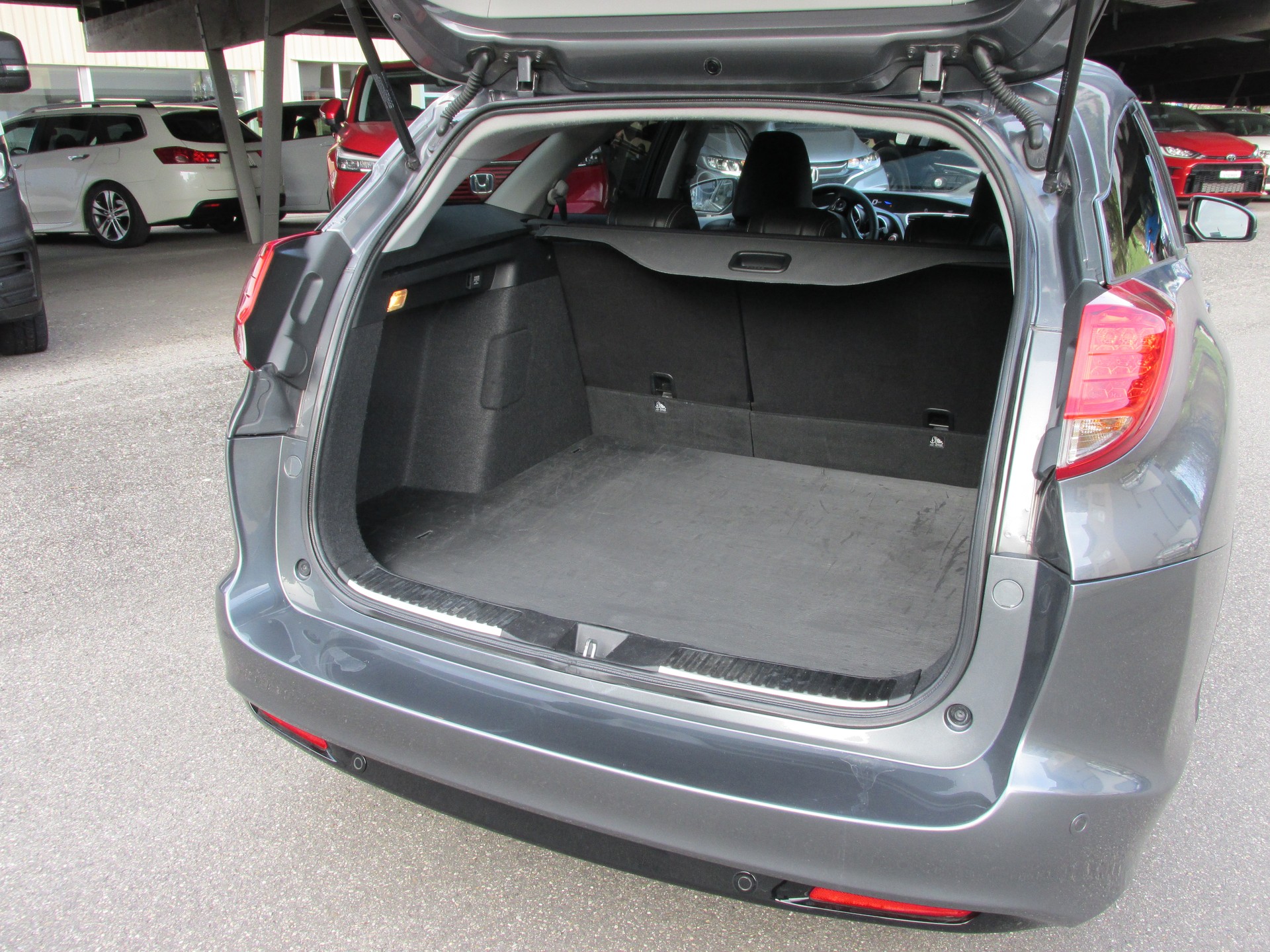 HONDA Civic Tourer 1.6 i-DTEC Executive-image-6