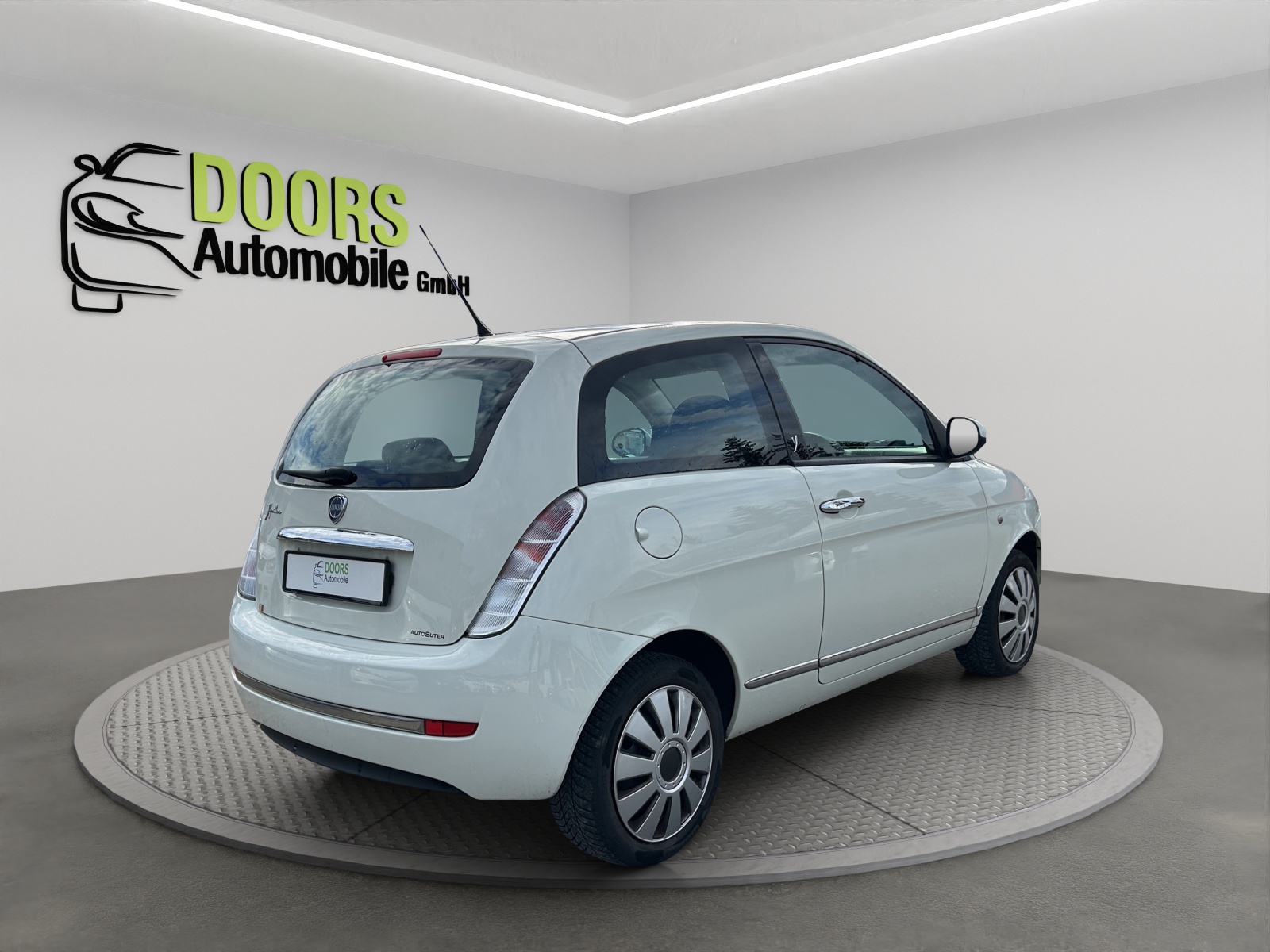 LANCIA Ypsilon 1.4 Swiss Edition-showroom-element-3