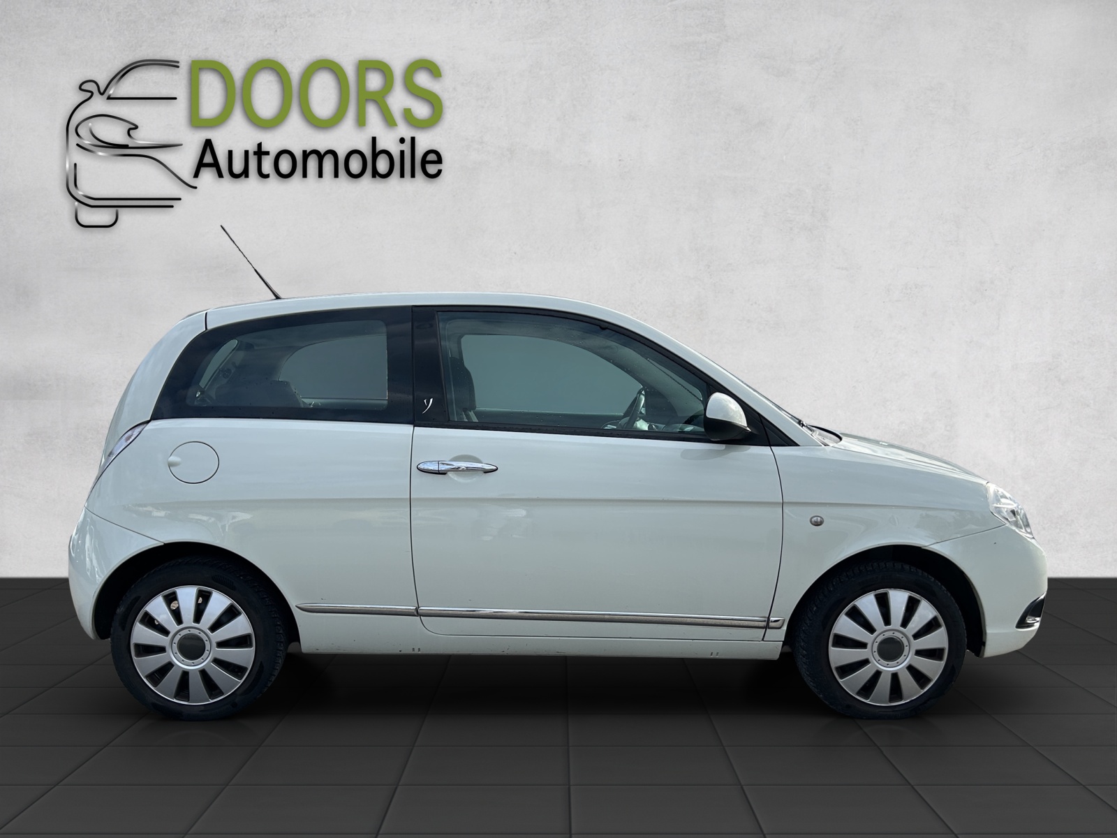 LANCIA Ypsilon 1.4 Swiss Edition-image-5