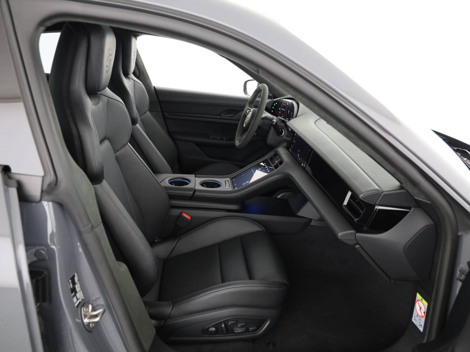 PORSCHE Taycan GTS-image-15