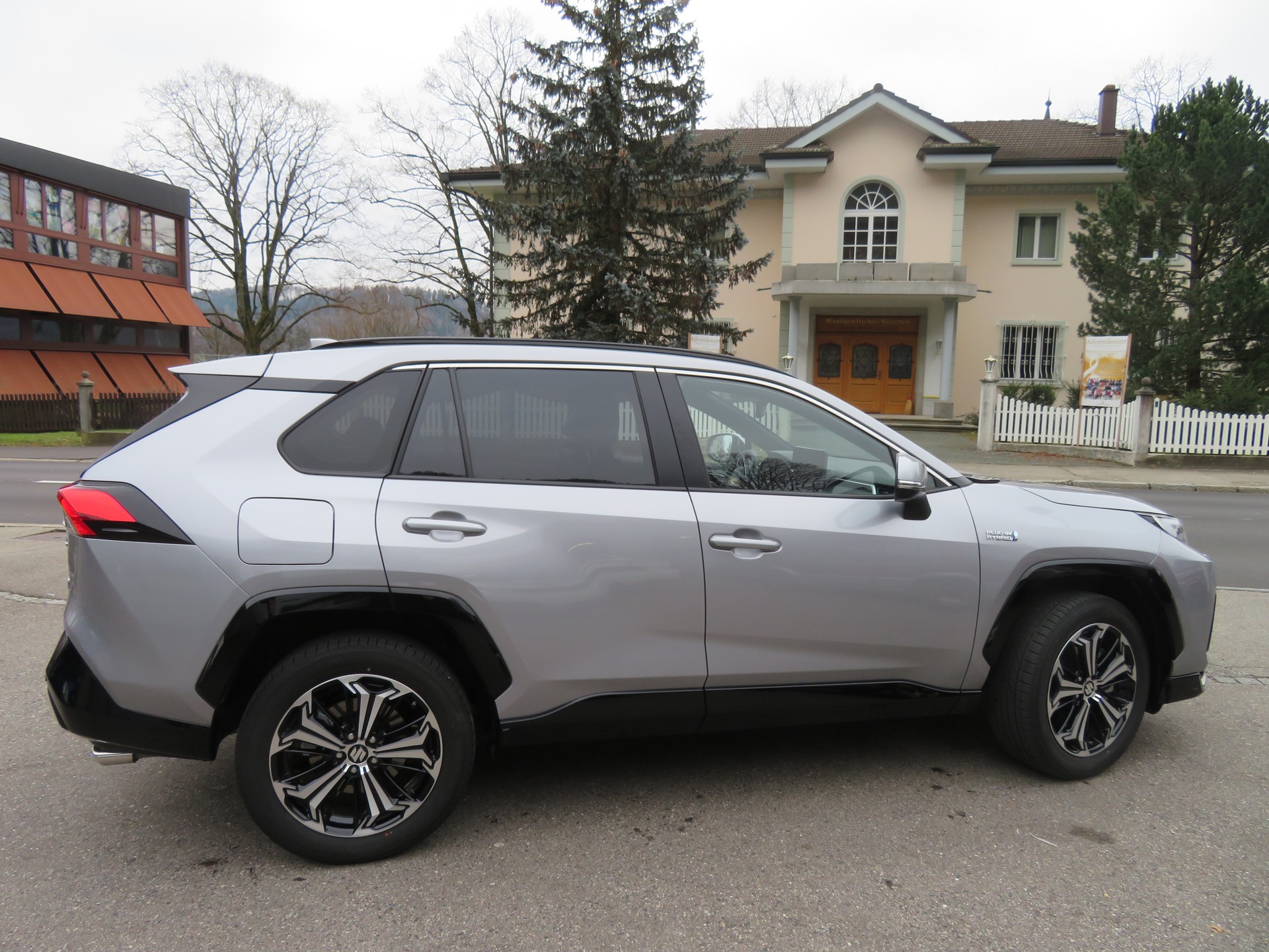 SUZUKI Across 2.5 Plug-in-Hybrid Compact Top E-CVT-image-5