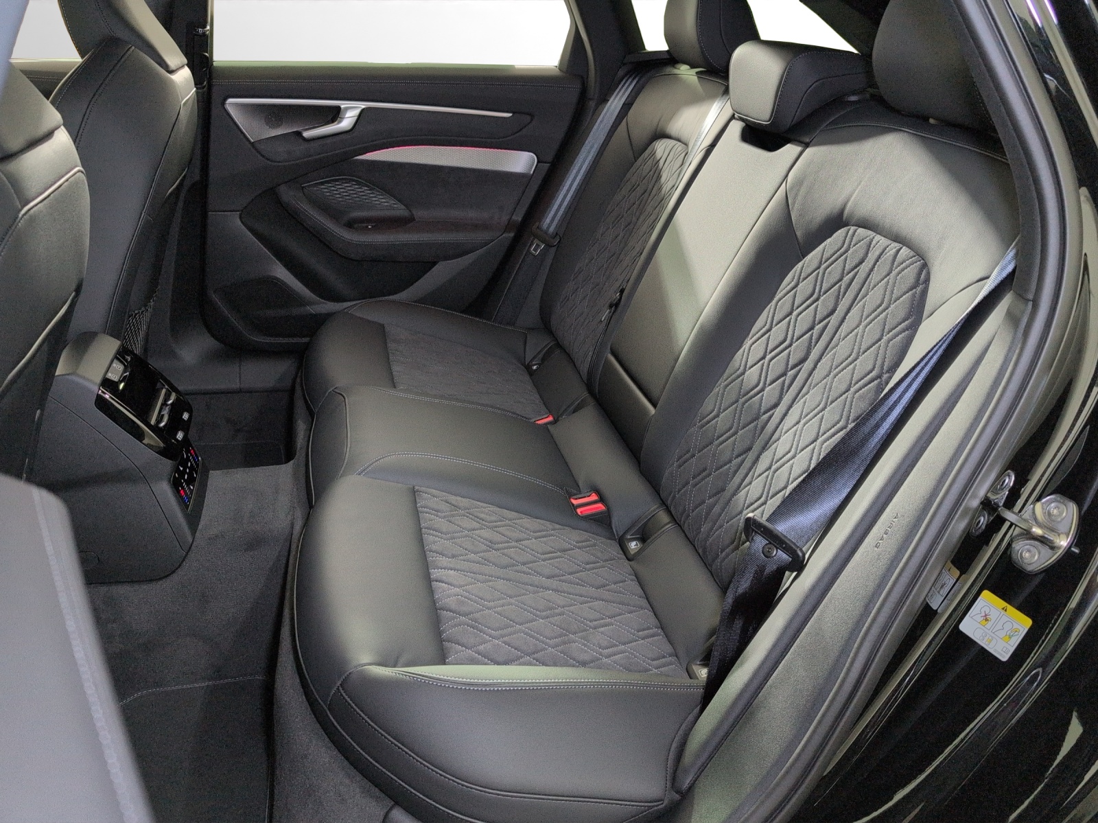 AUDI A6 Avant TFSI quattro 270 kW S tronic-image-7
