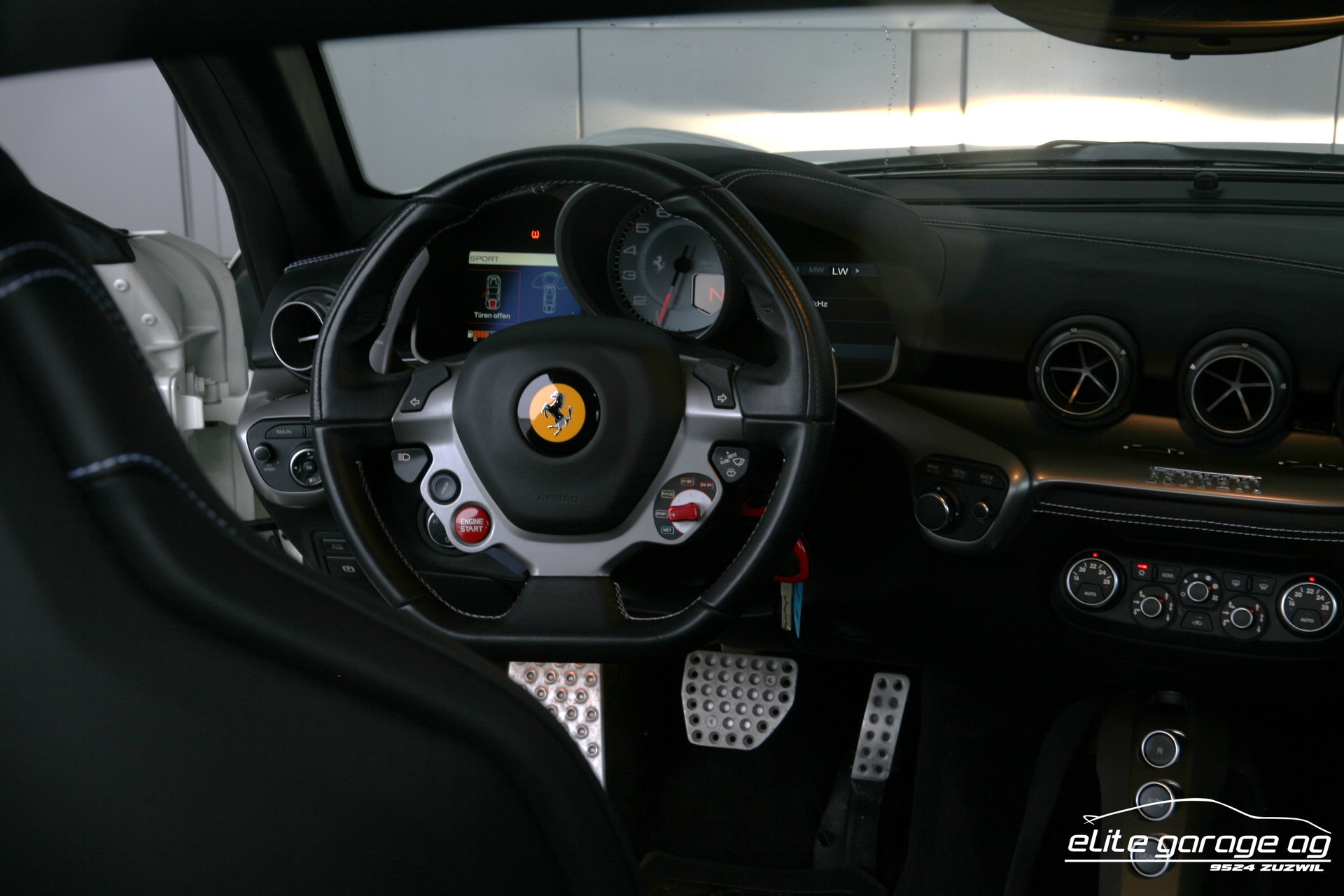 FERRARI F12 Berlinetta-image-14
