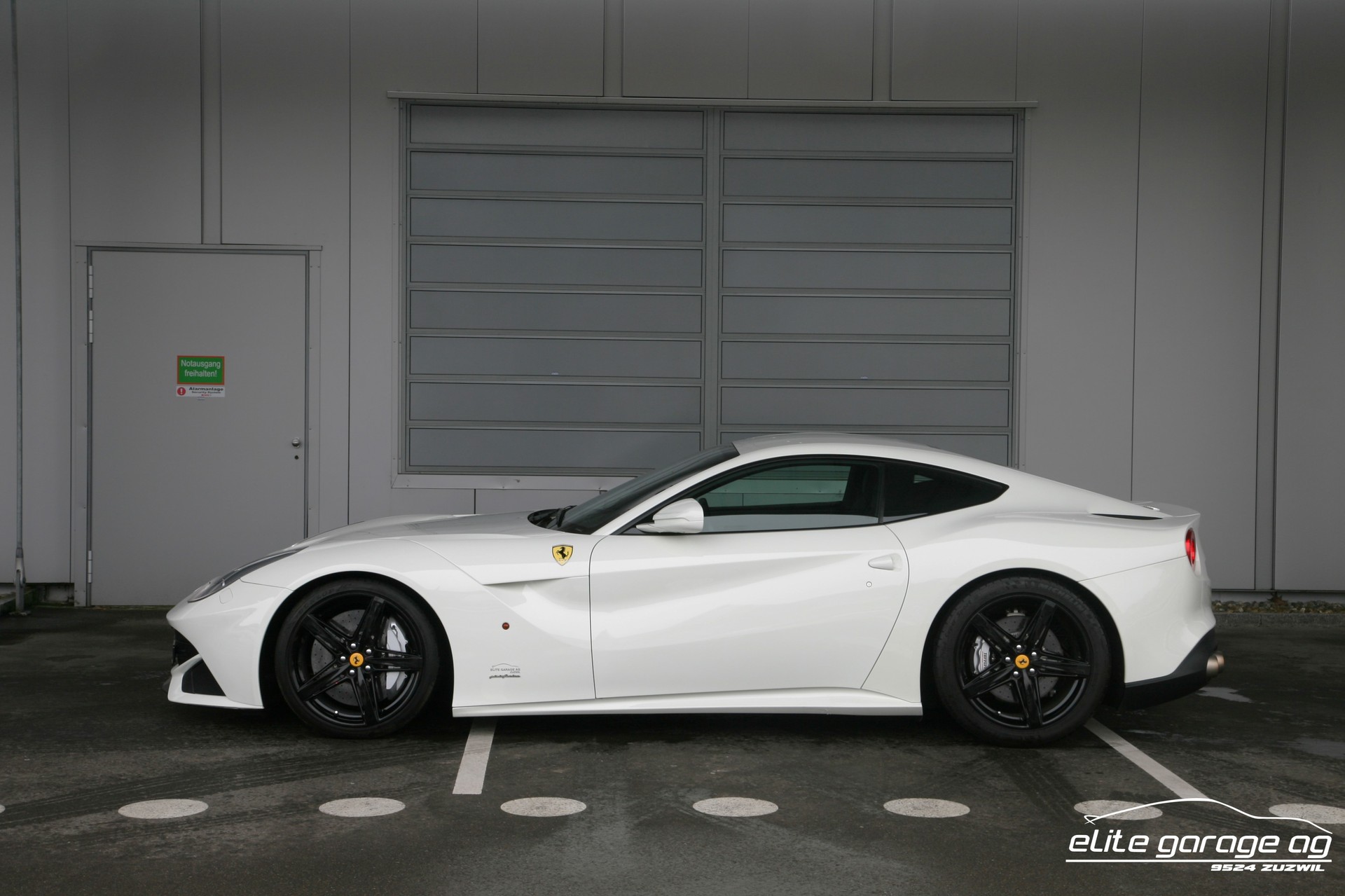 FERRARI F12 Berlinetta-image-1