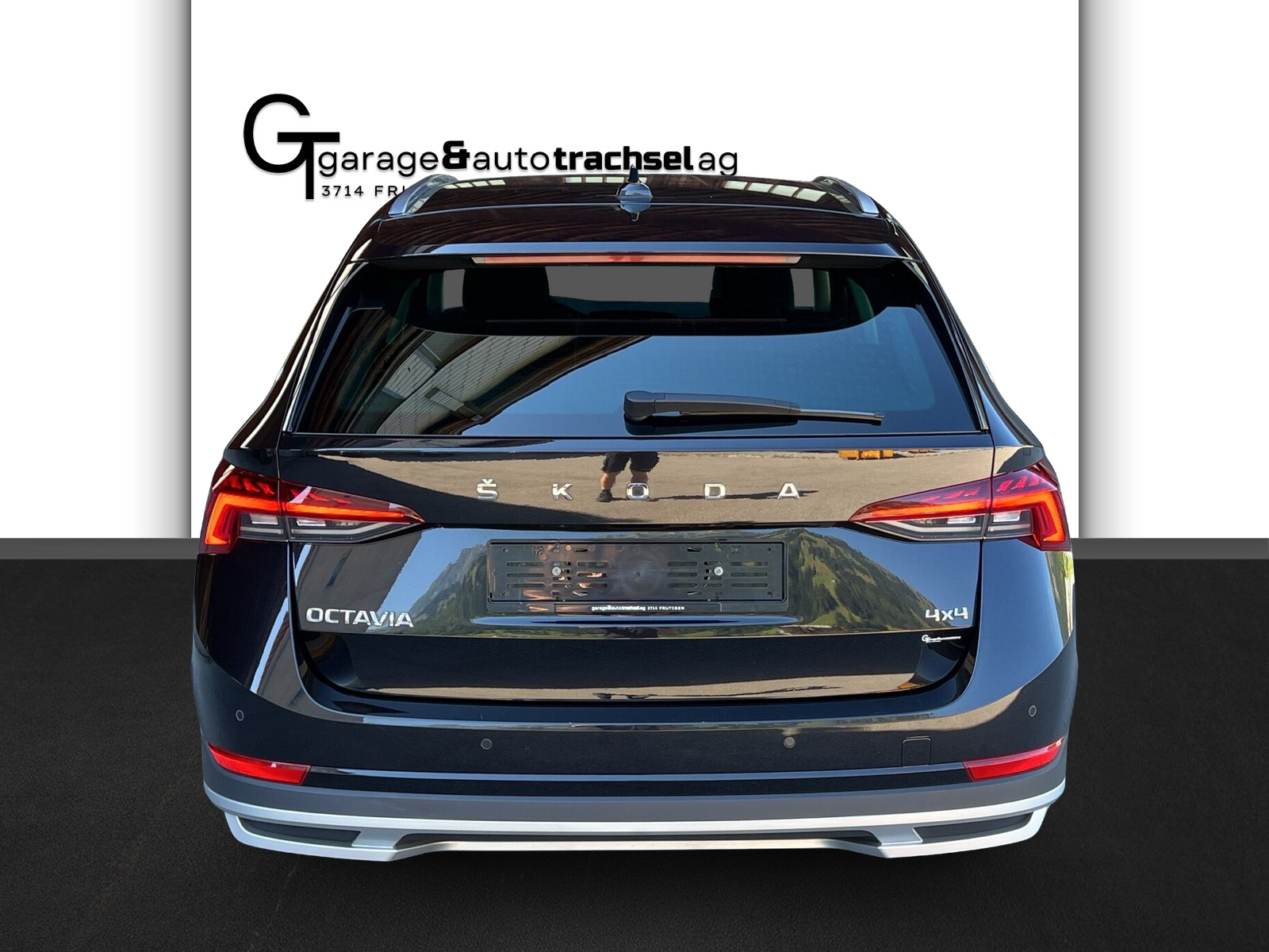 SKODA Octavia Combi 2.0 TDI DSG Scout 4x4-image-3