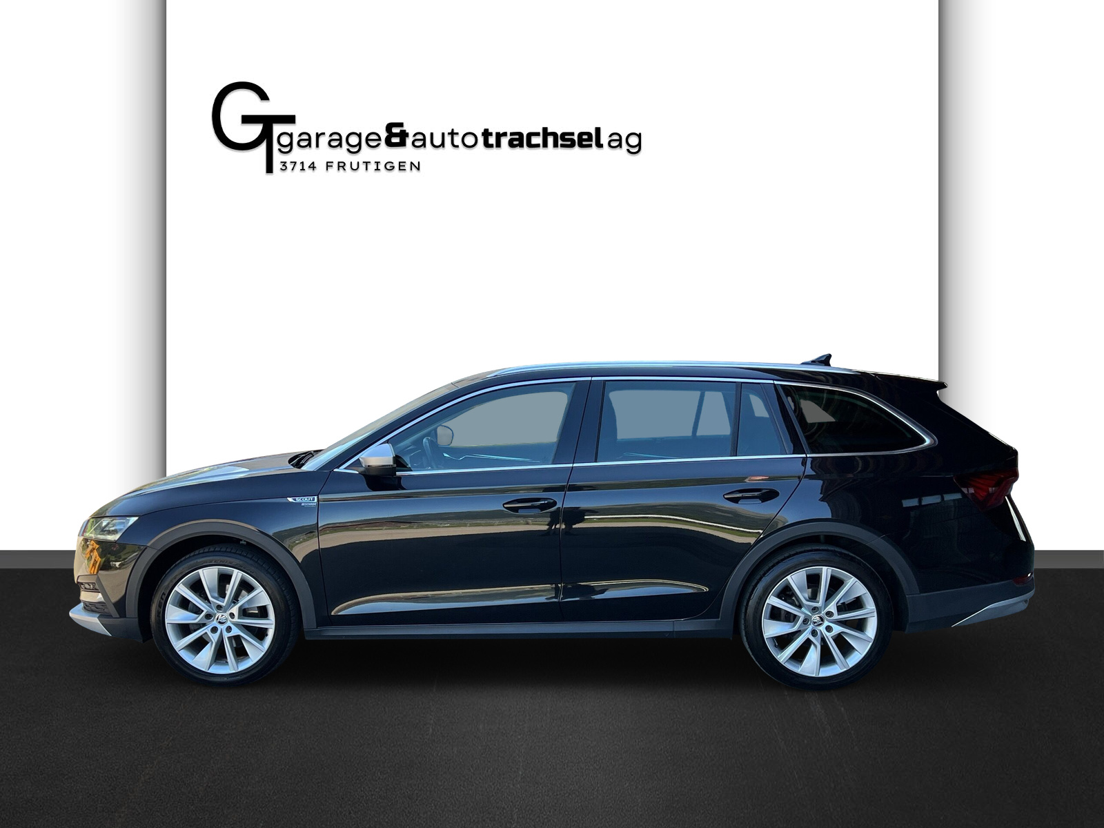 SKODA Octavia Combi 2.0 TDI DSG Scout 4x4-image-1