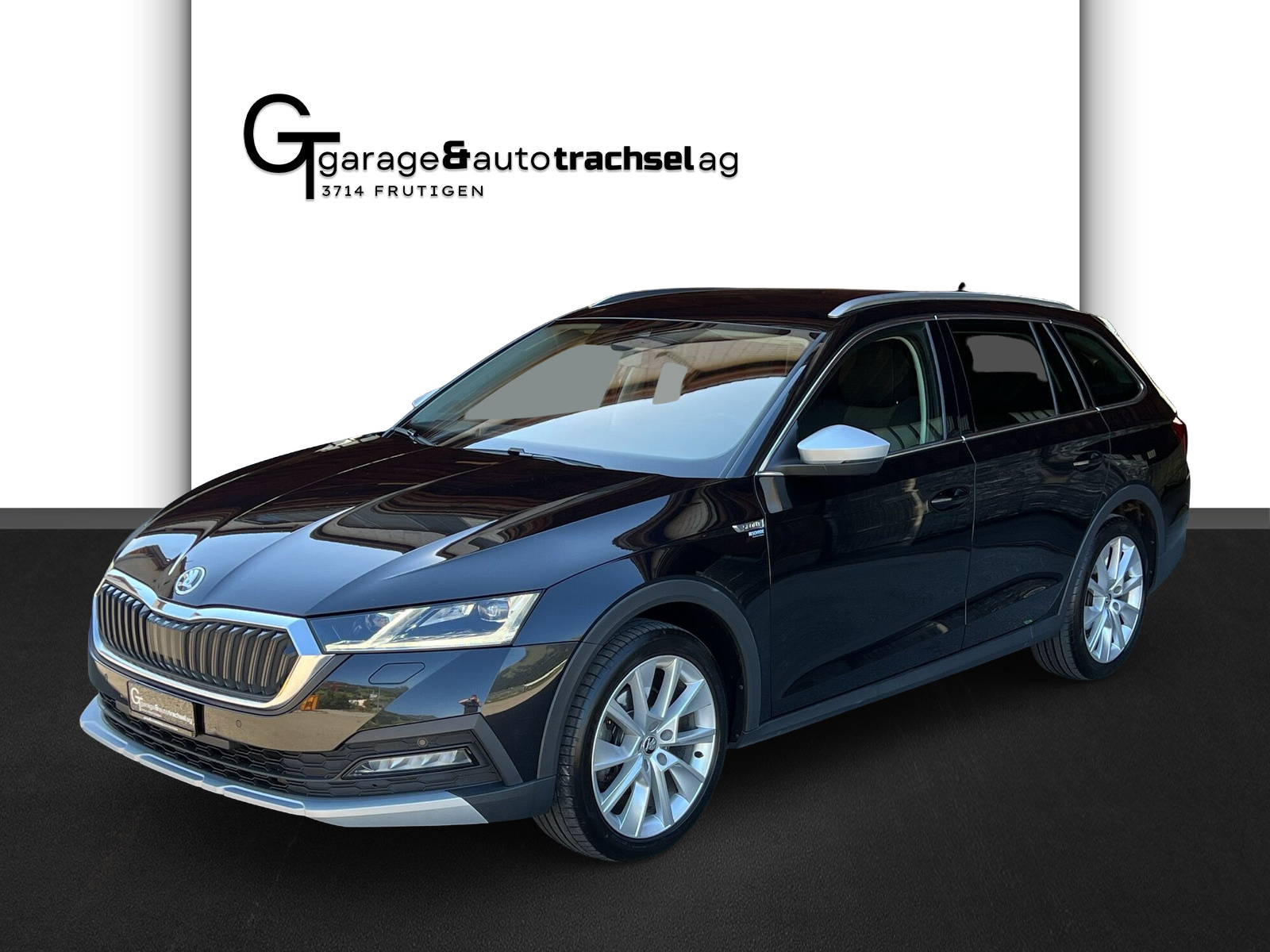 SKODA Octavia Combi 2.0 TDI DSG Scout 4x4-image-0