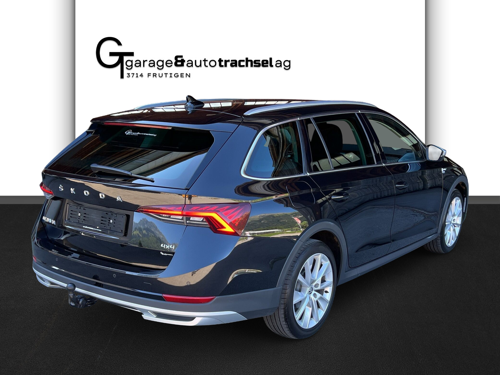 SKODA Octavia Combi 2.0 TDI DSG Scout 4x4-image-4