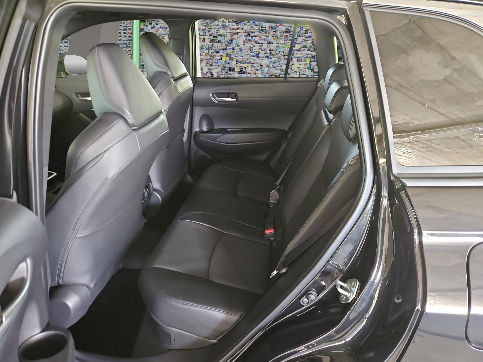 TOYOTA Corolla Cross 2.0 HSD Premium AWD-i-image-9