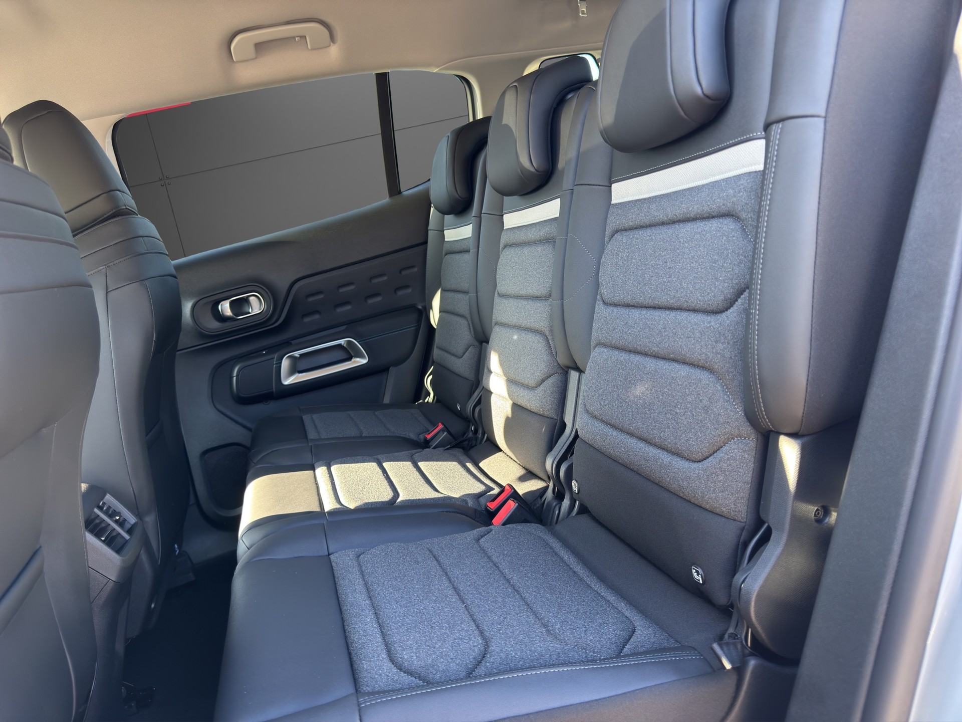 CITROEN C5 Aircross 1.6 PHEV Swiss Edition-image-6