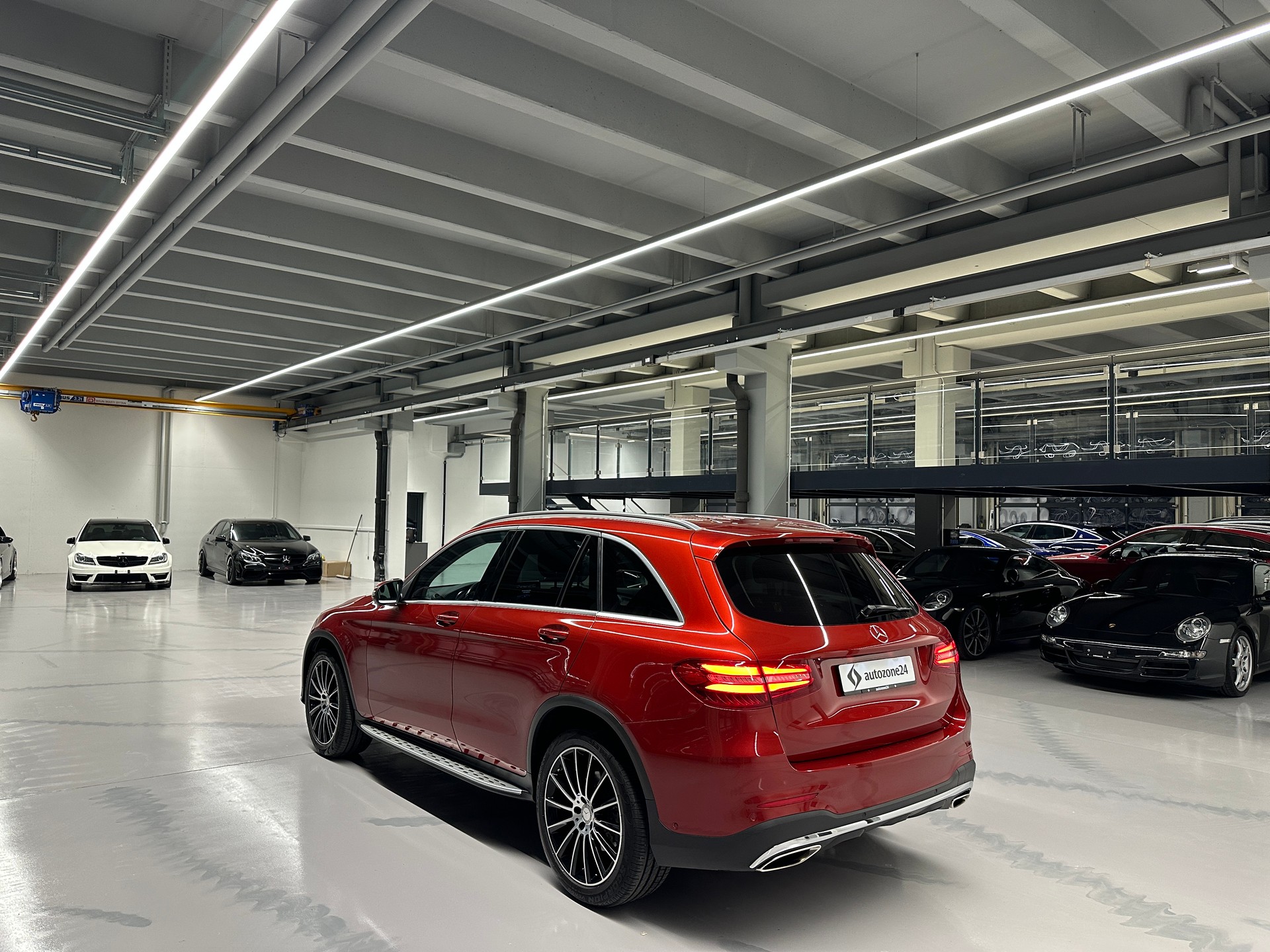 MERCEDES-BENZ GLC 250 AMG Line 4m *CH-Auto*Frisch ab MFK u. Service*1.Hand*Lückenlose Servicehistorie*-image-2