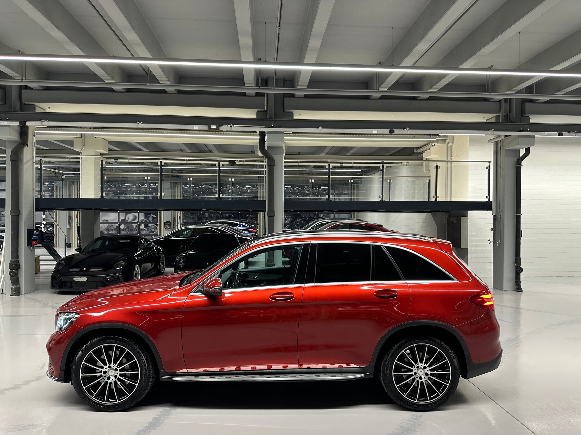 MERCEDES-BENZ GLC 250 AMG Line 4m *CH-Auto*Frisch ab MFK u. Service*1.Hand*Lückenlose Servicehistorie*-image-12