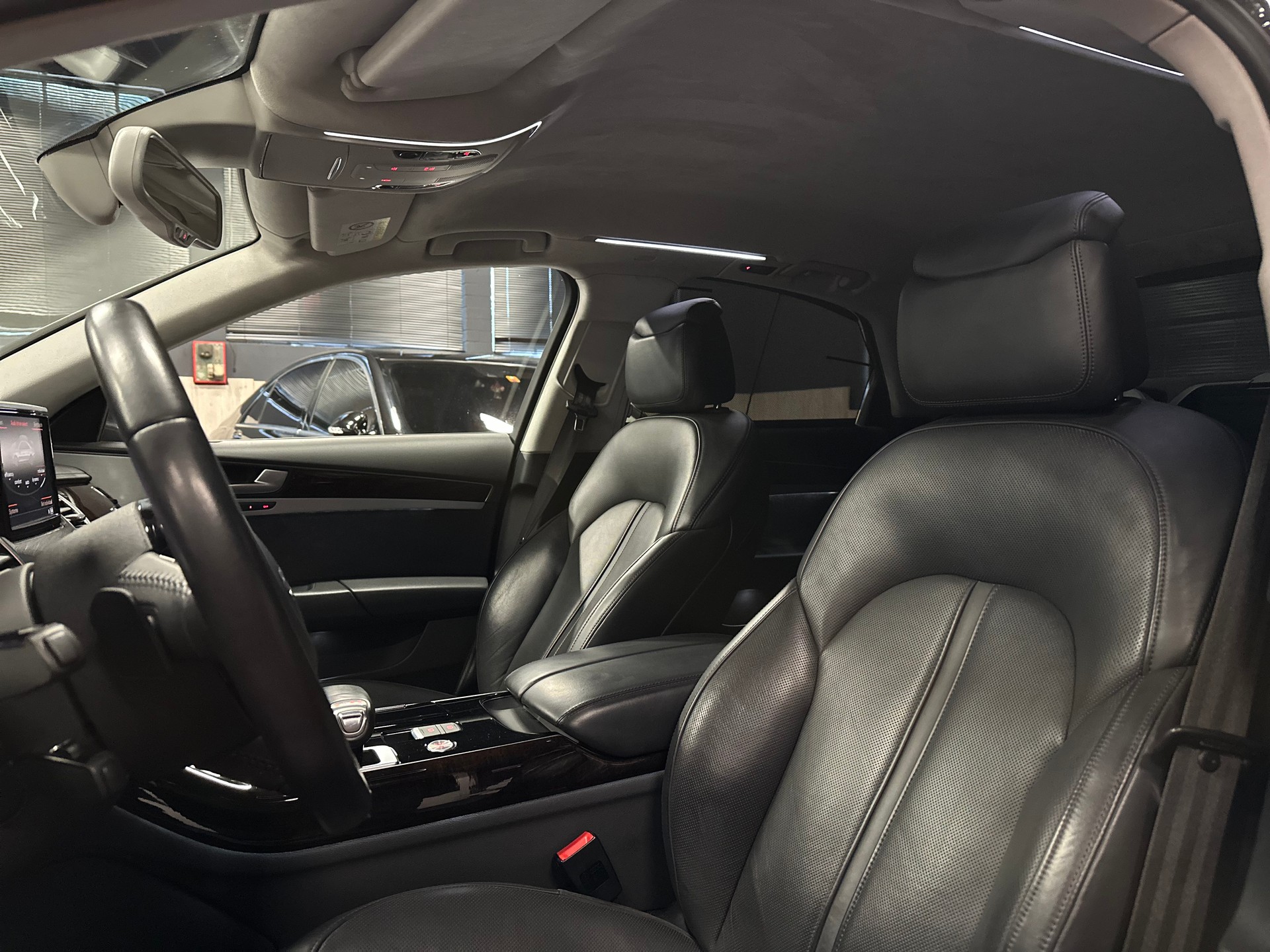 AUDI A8 3.0 TDI quattro tiptronic / Audi Exclusive-image-18