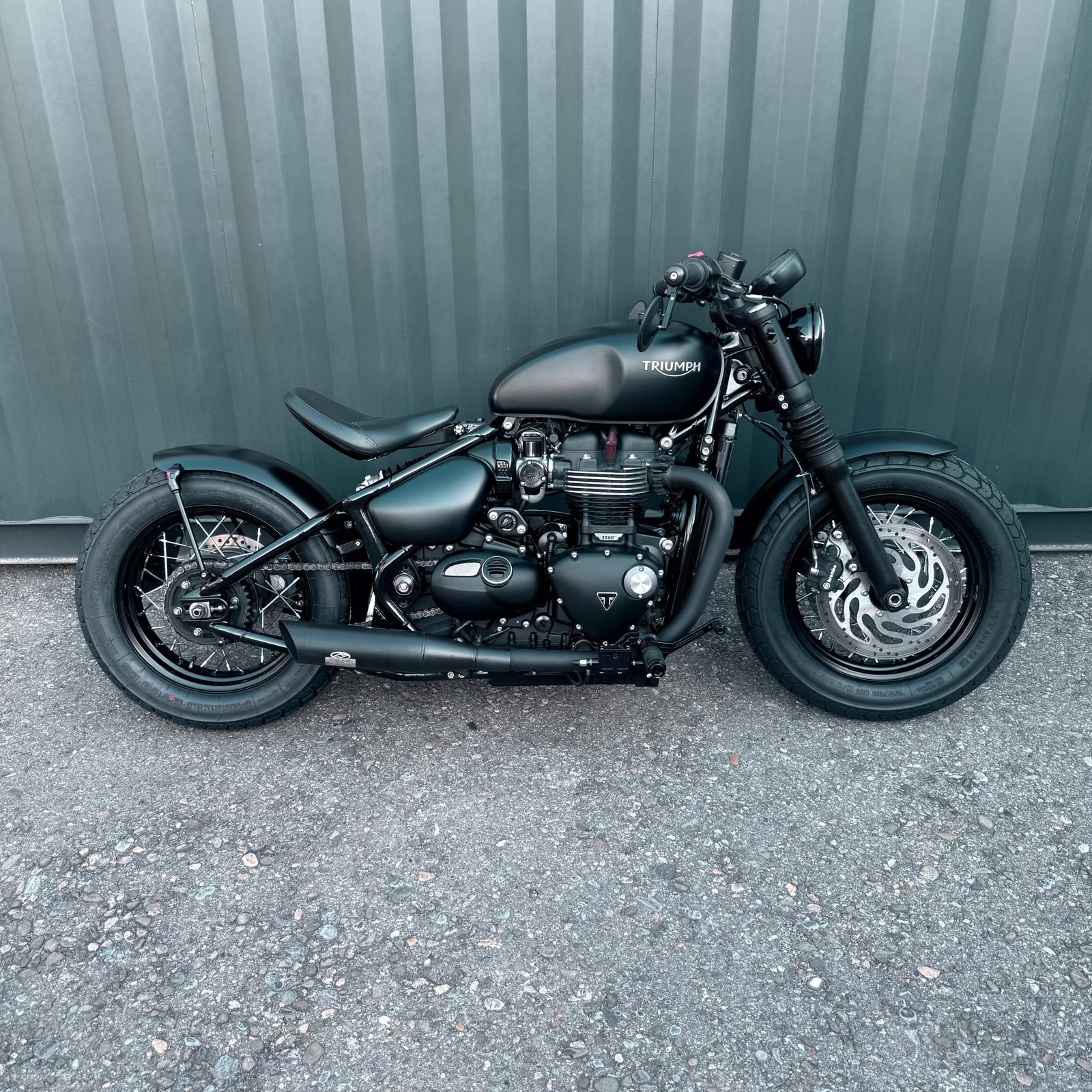 TRIUMPH Bonneville 1200 Bobber-image-12