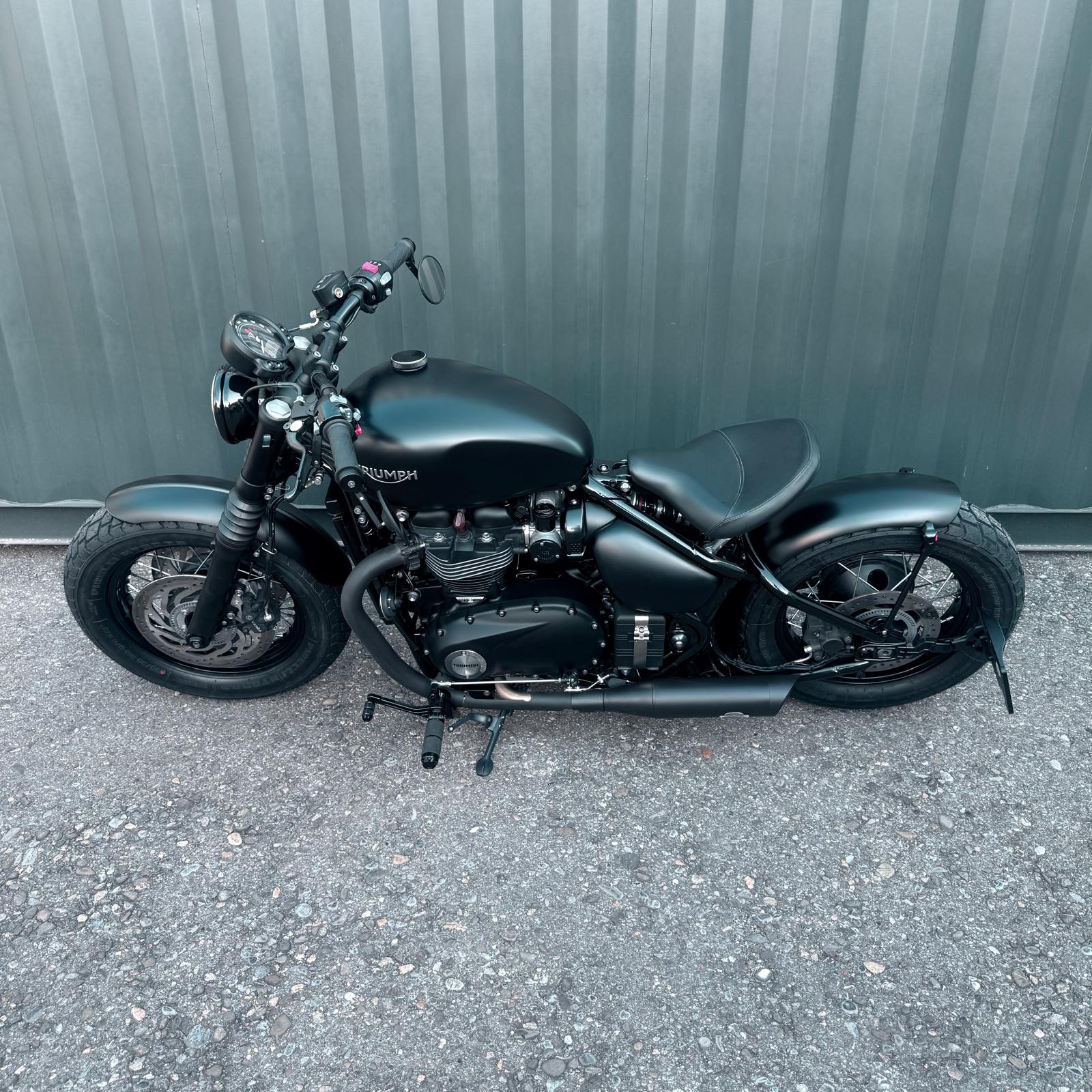 TRIUMPH Bonneville 1200 Bobber-image-11