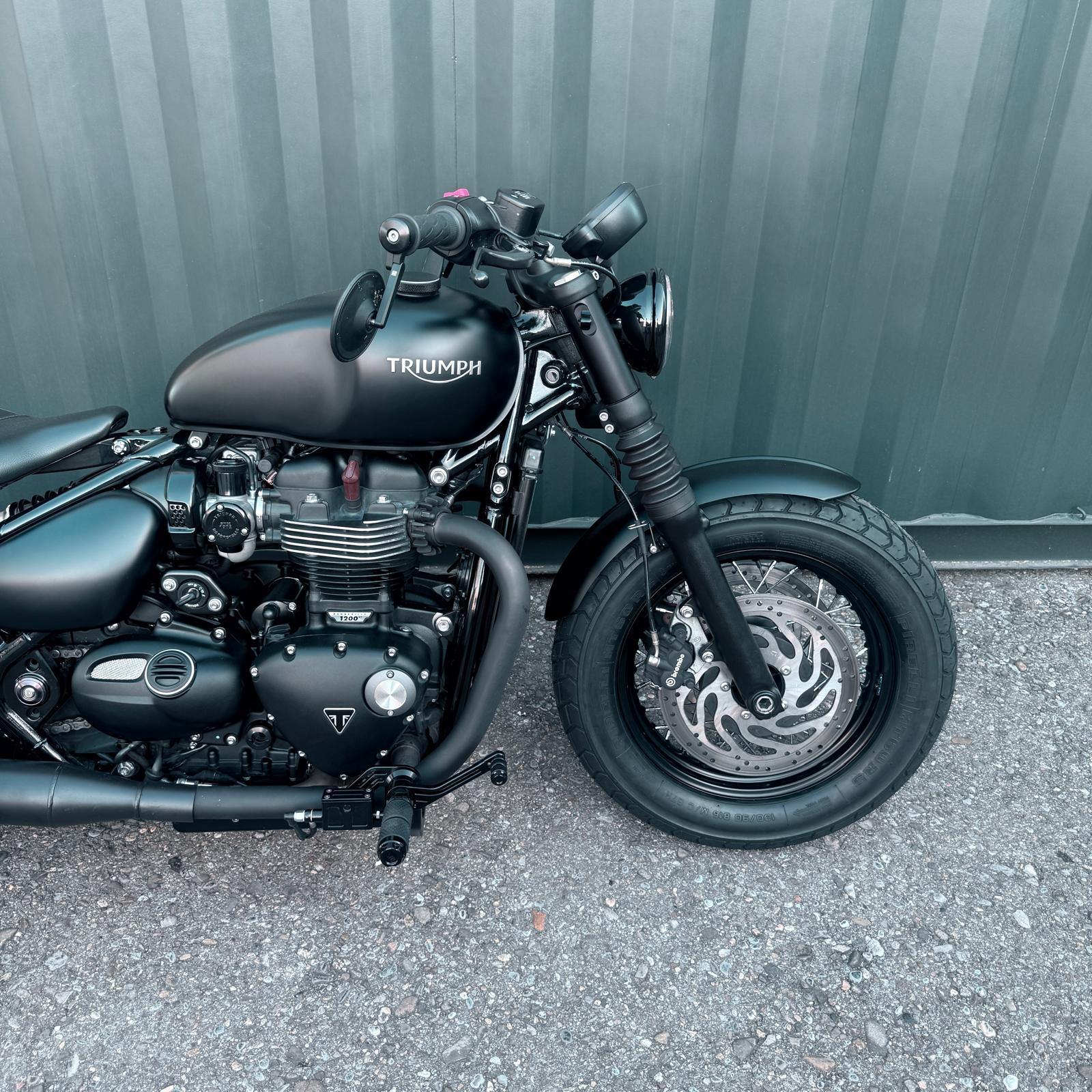 TRIUMPH Bonneville 1200 Bobber-image-14