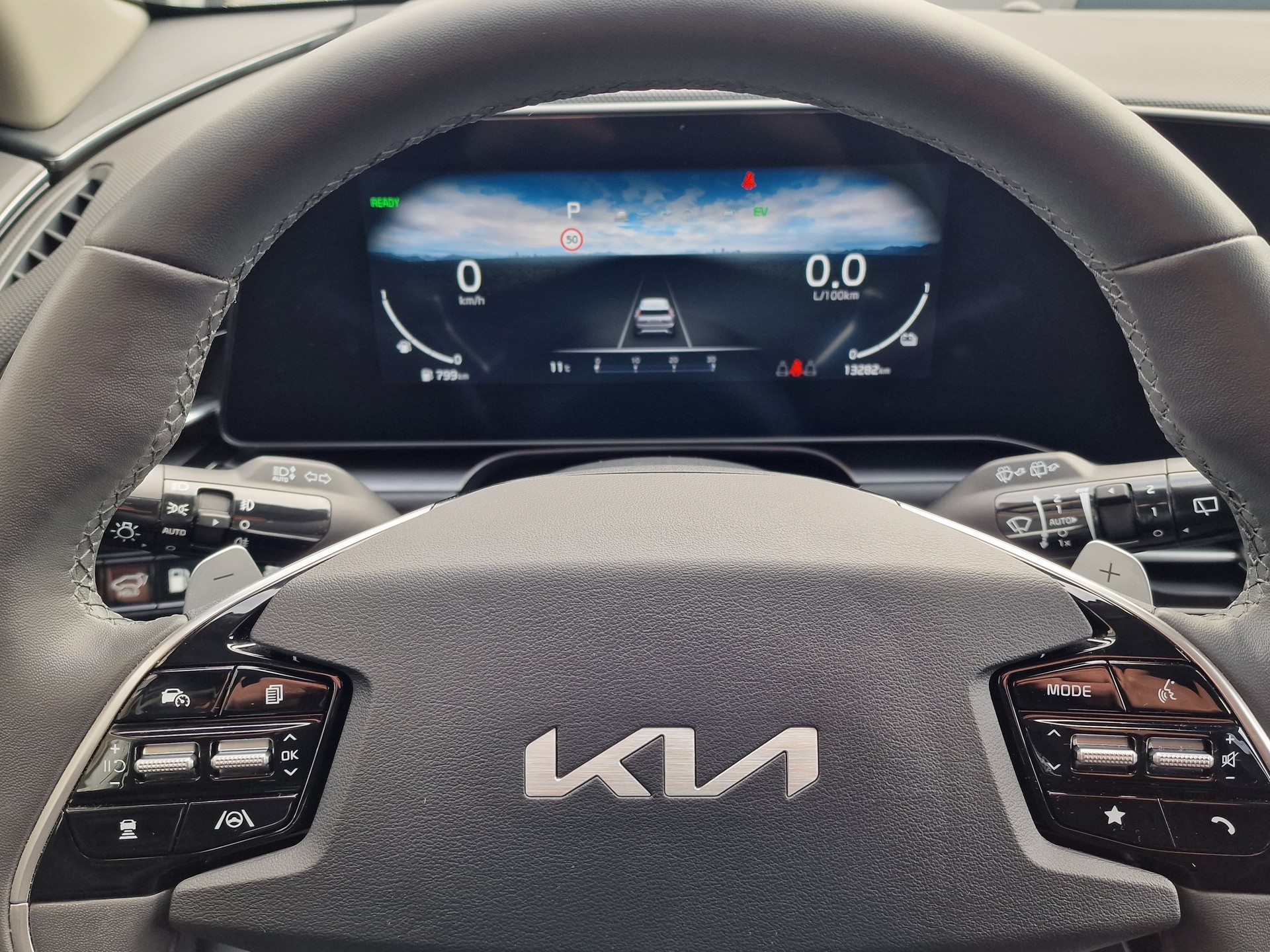 KIA Niro 1.6GDi Plug-in Hybrid Style DCT-image-9