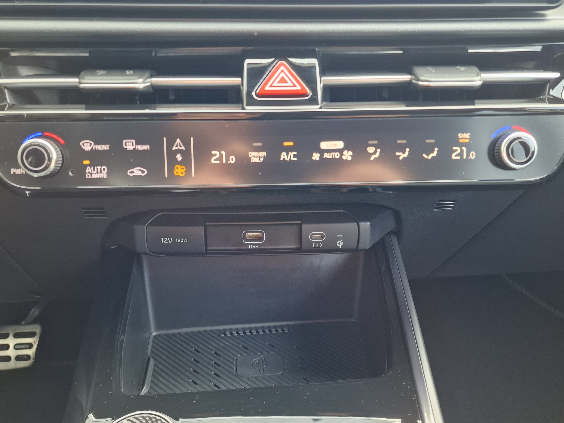 KIA Niro 1.6GDi Plug-in Hybrid Style DCT-image-11