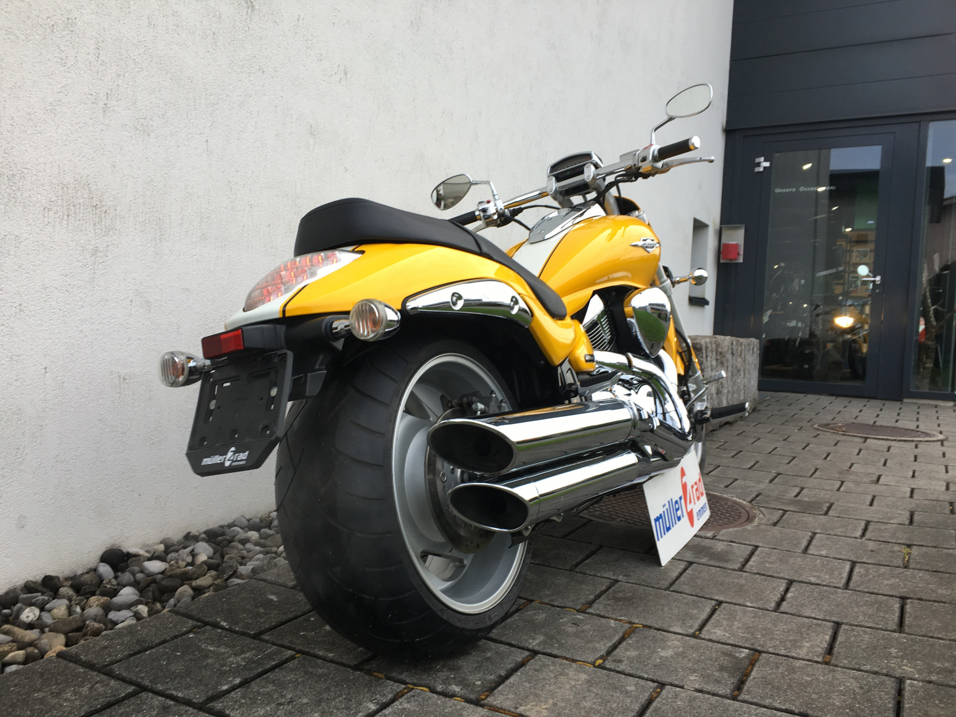 SUZUKI M 1800 R Intruder-showroom-element-2