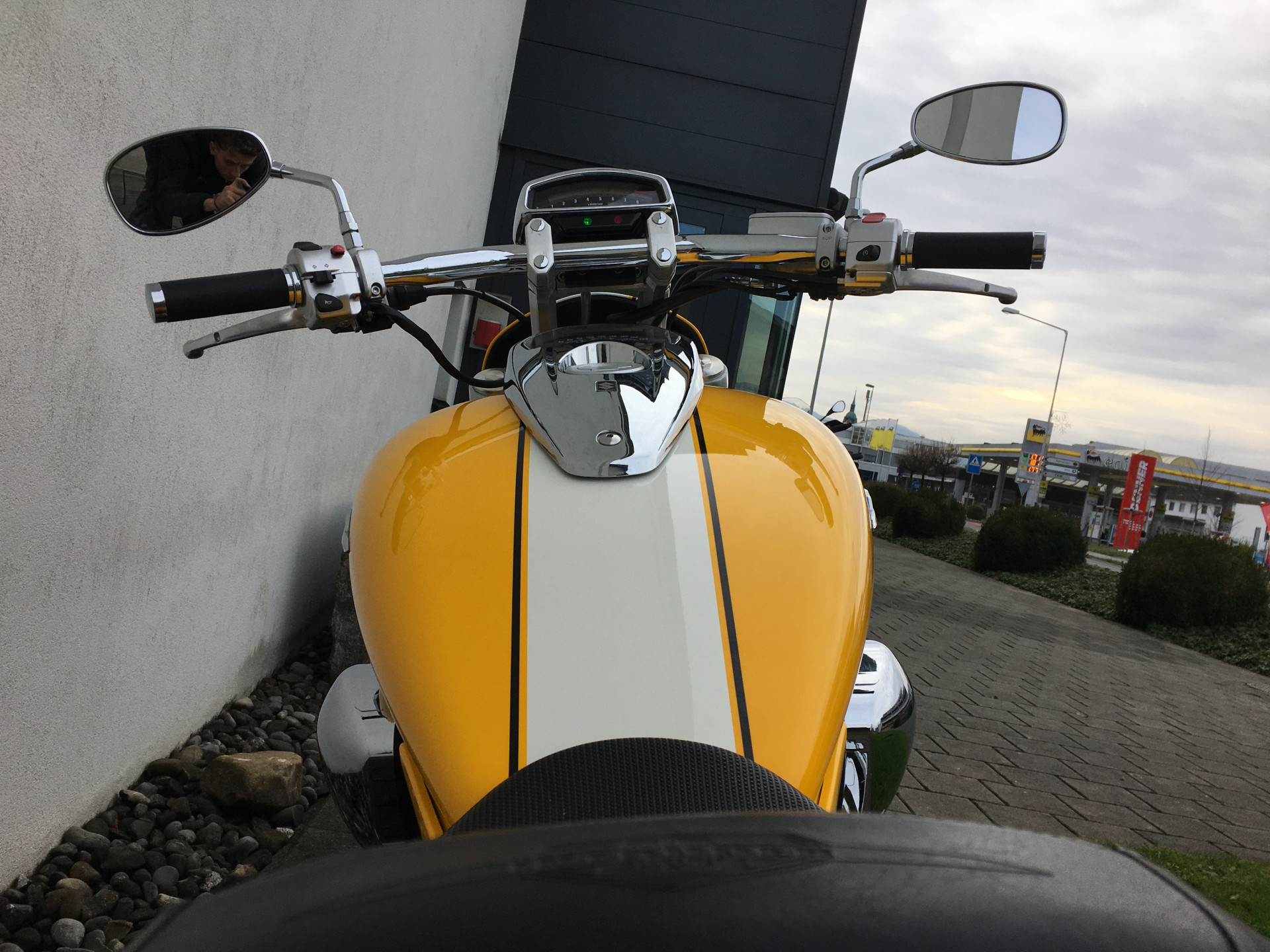 SUZUKI M 1800 R Intruder-showroom-element-1