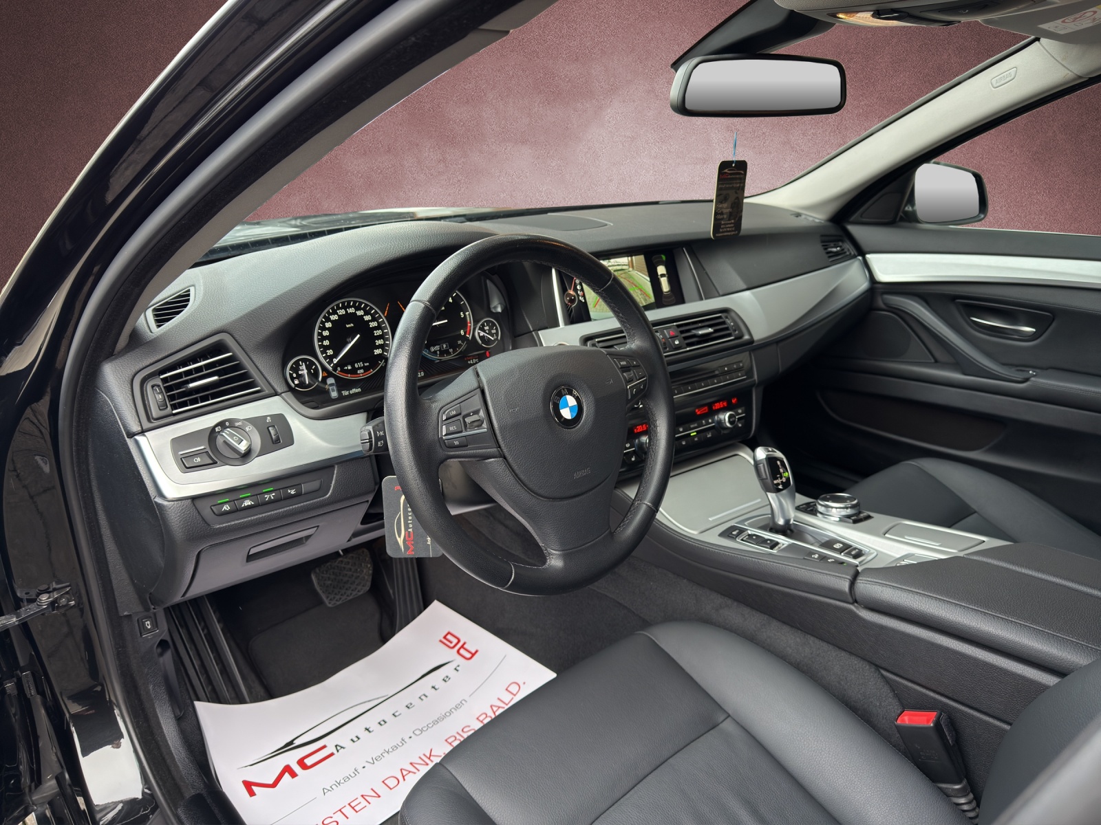 BMW 525d Touring xDrive Luxury Line Steptronic-image-6
