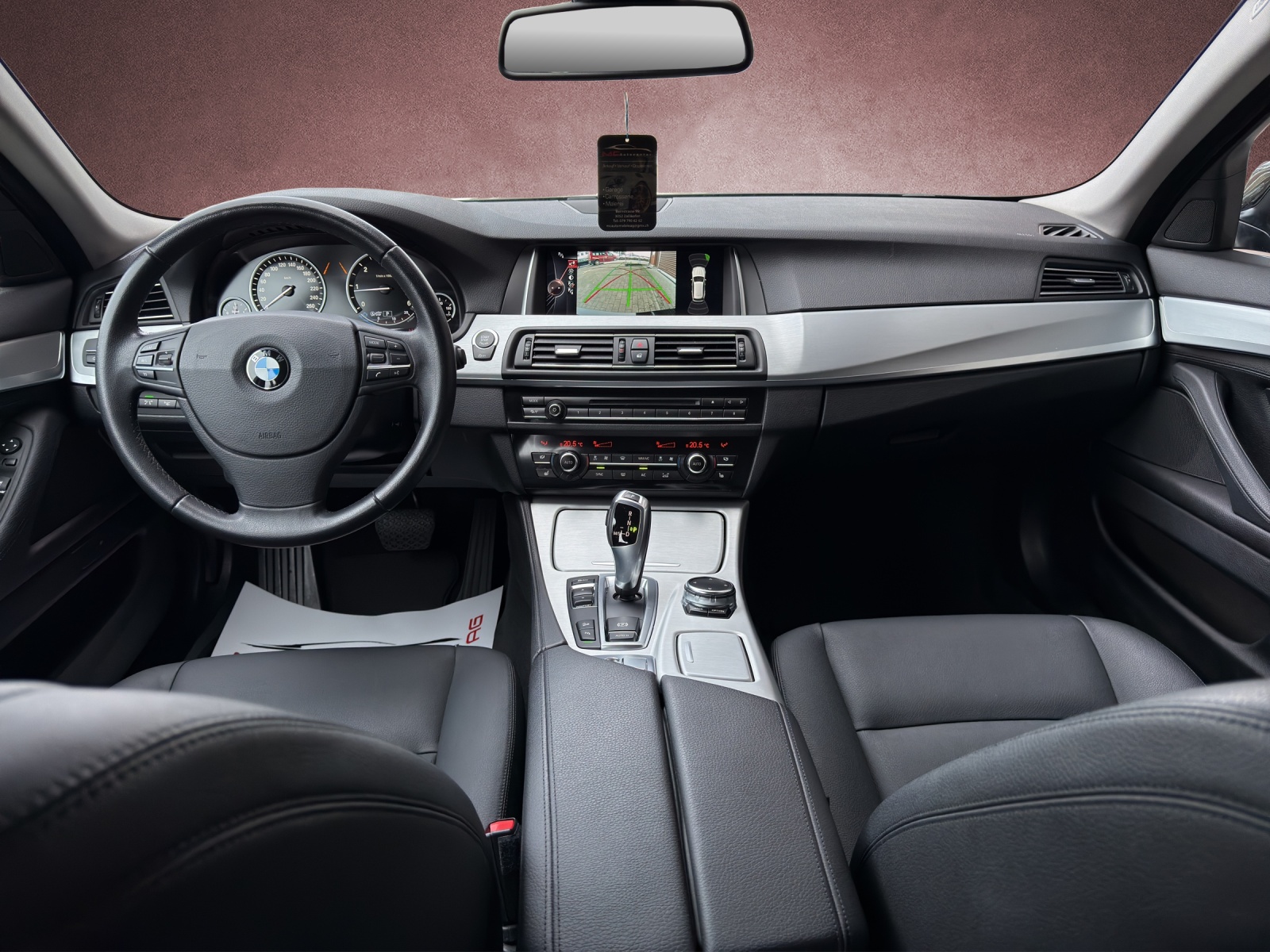 BMW 525d Touring xDrive Luxury Line Steptronic-image-8