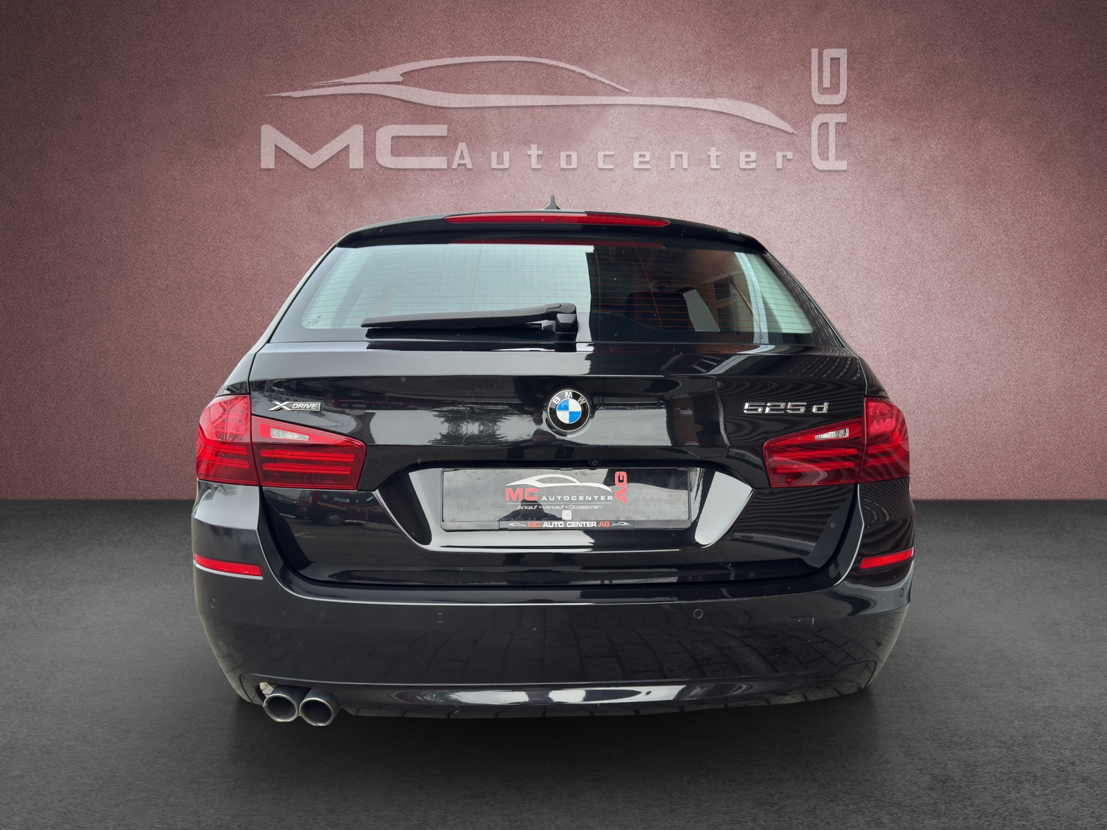 BMW 525d Touring xDrive Luxury Line Steptronic-image-4