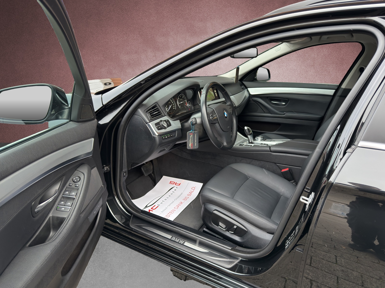BMW 525d Touring xDrive Luxury Line Steptronic-image-5