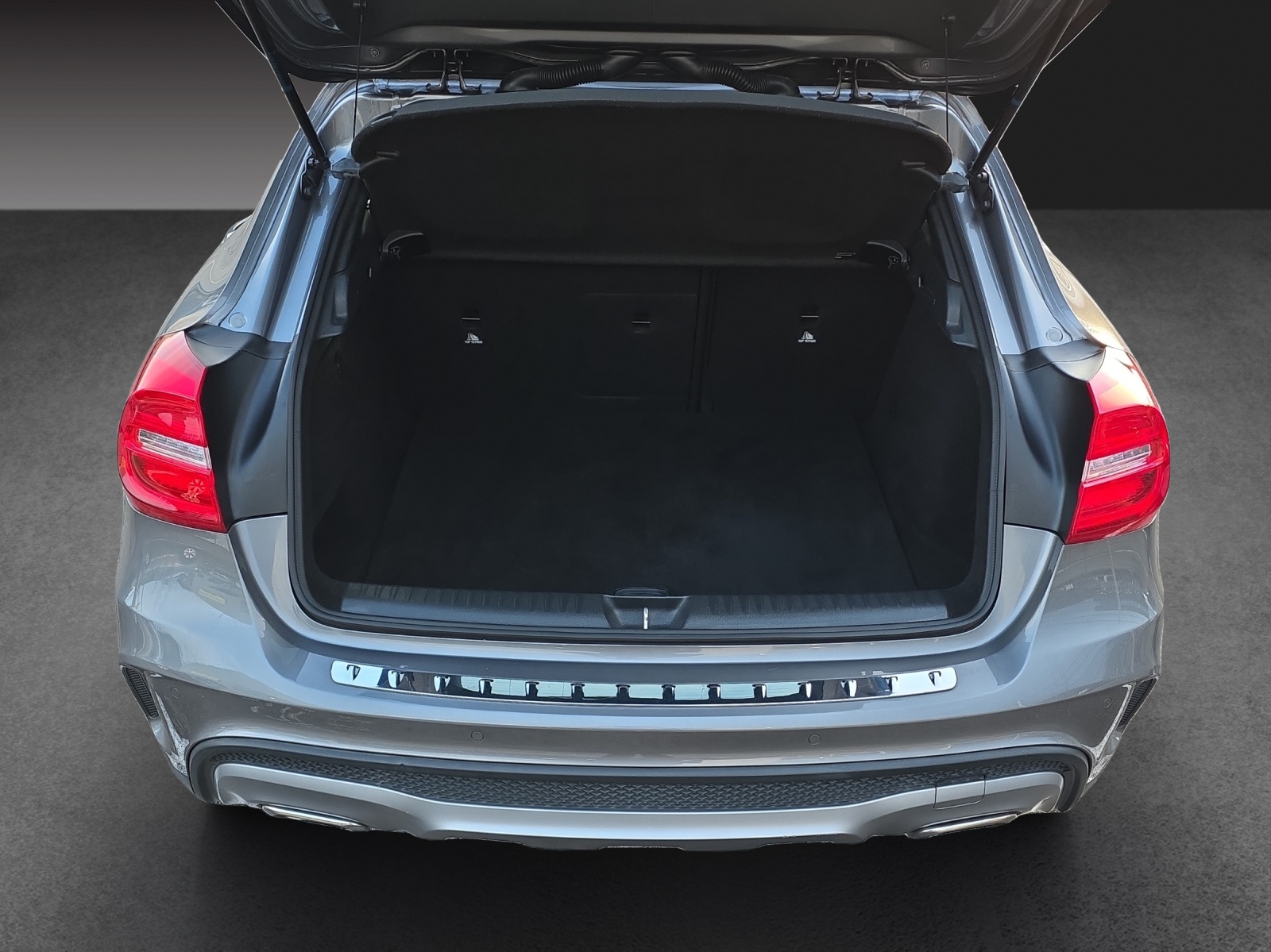 MERCEDES-BENZ GLA 250 AMG Line 4Matic 7G-DCT-image-6