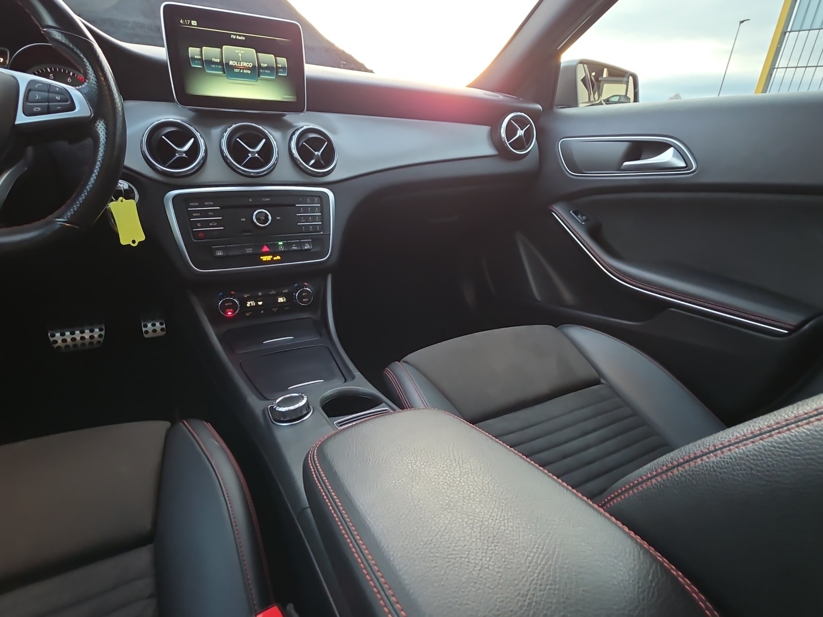 MERCEDES-BENZ GLA 250 AMG Line 4Matic 7G-DCT-image-12