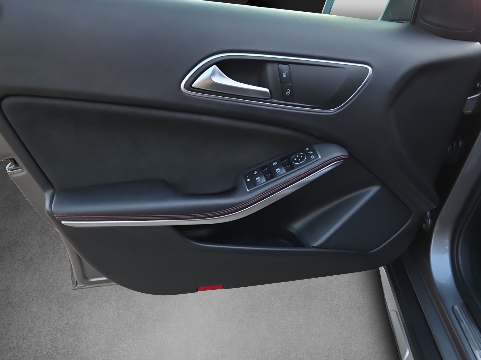 MERCEDES-BENZ GLA 250 AMG Line 4Matic 7G-DCT-image-15