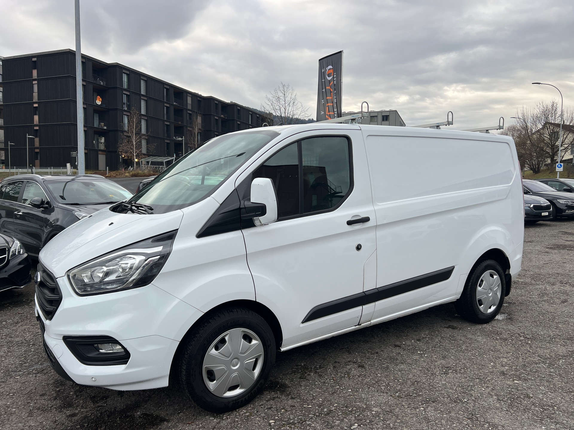FORD Transit Custom Van 320 L1H1 Trend-image-10