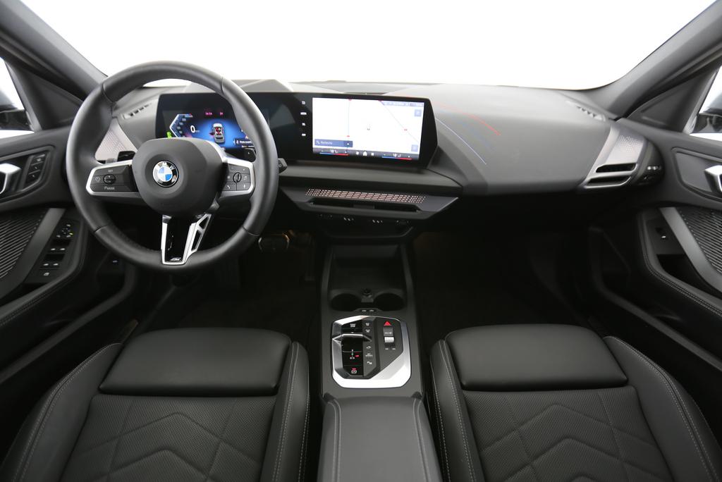 BMW 120i-image-4