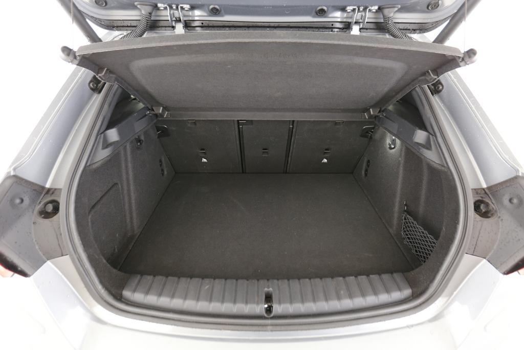BMW 120i-image-13