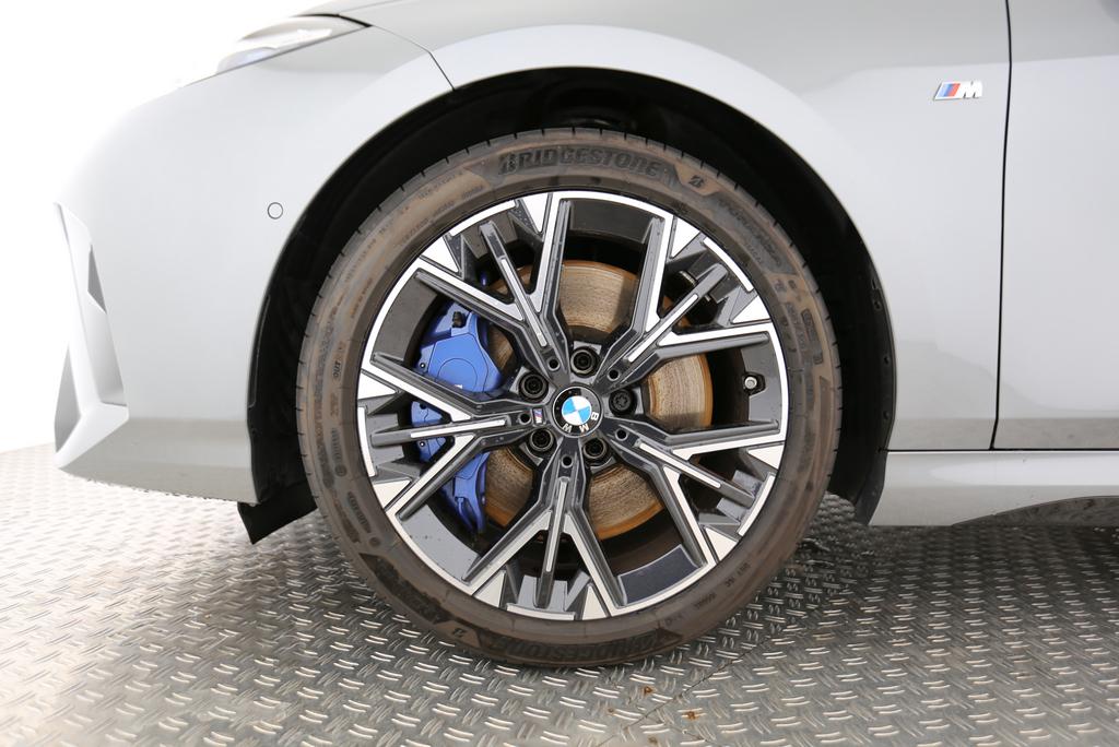 BMW 120i-image-16